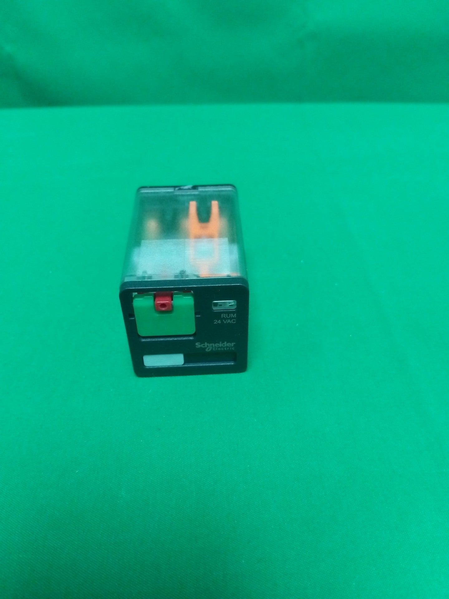 10629