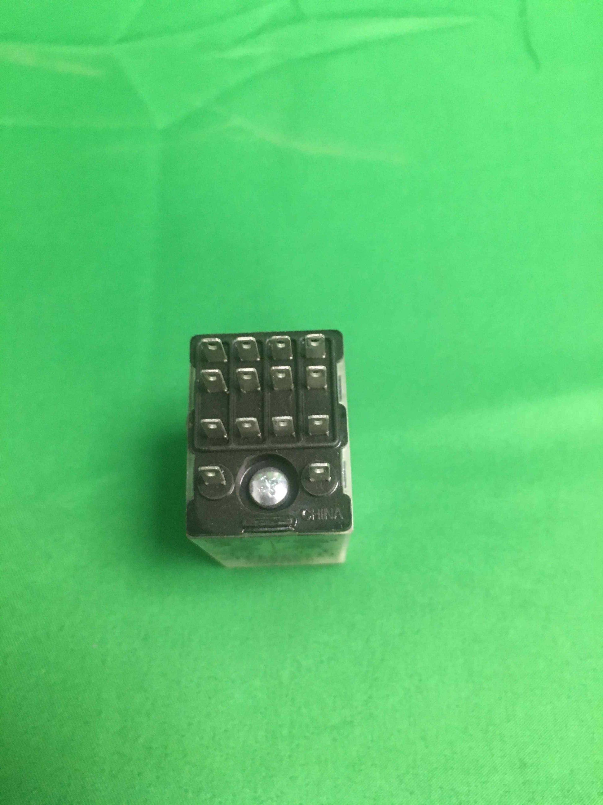 Schneider-Electric RXM4AB2BD RXM4AB2BD WITHOUT ORIGINAL PACKAGING 8 UNITS