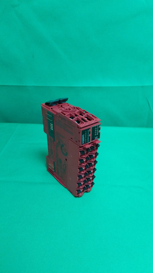 13633