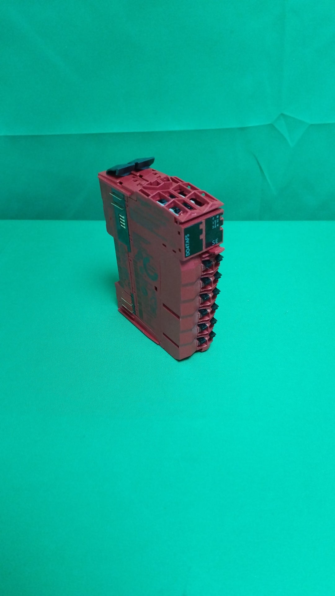 13601