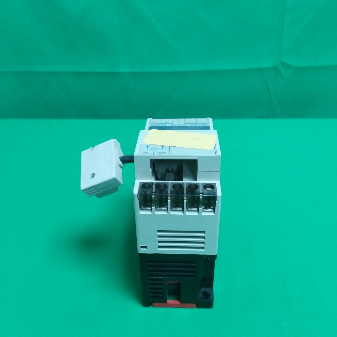 16586