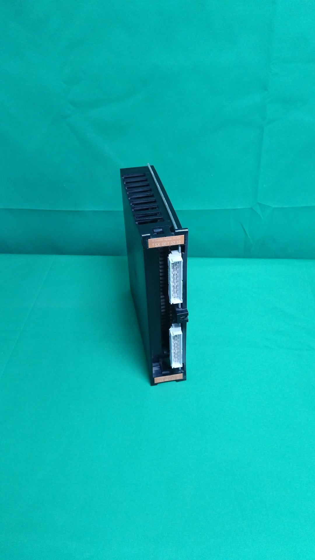 13763