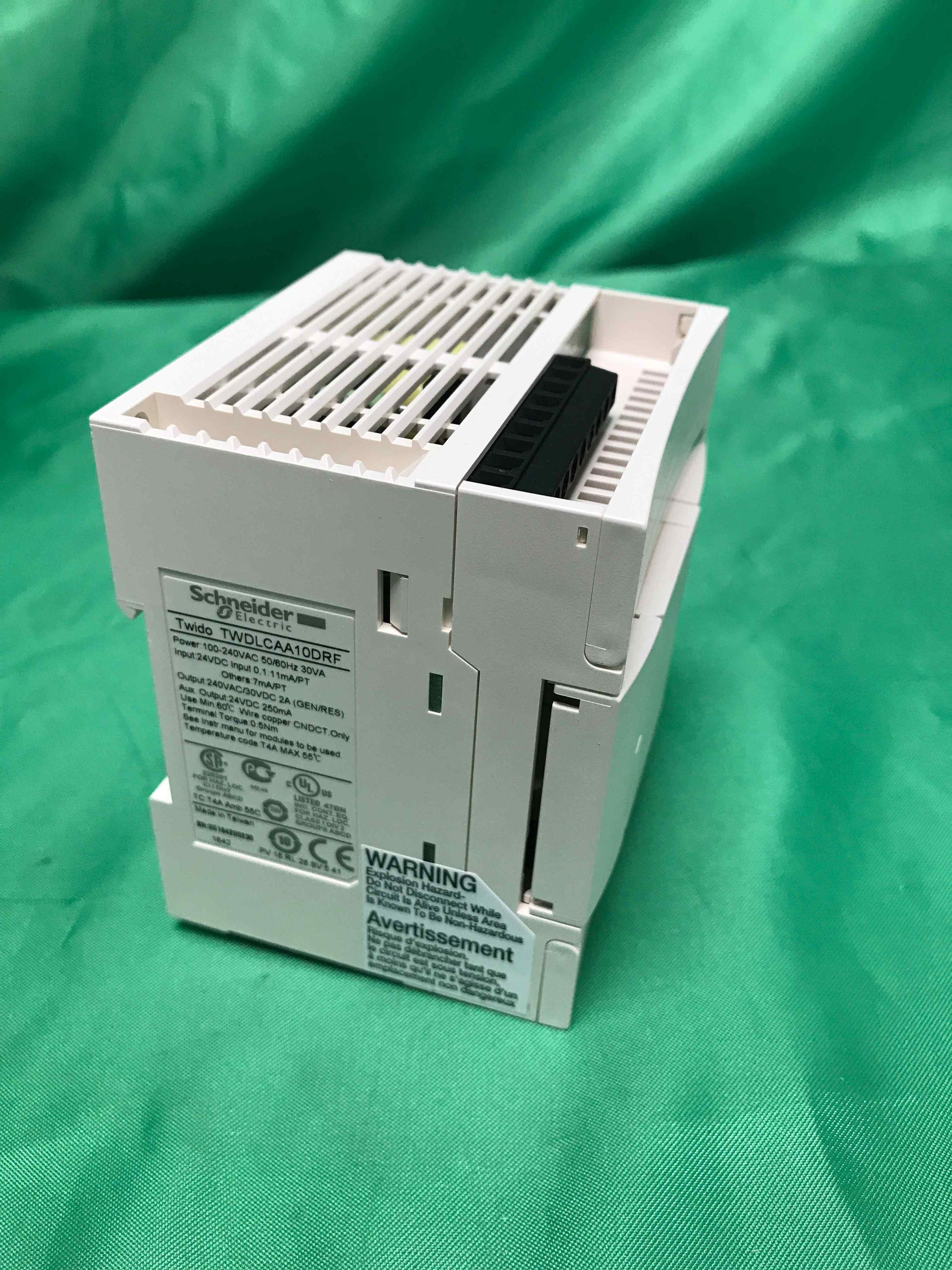 SCHNEIDER ELECTRIC TWDLCAA10DRF TWDLCAA10DRF ( 18 months warranty )