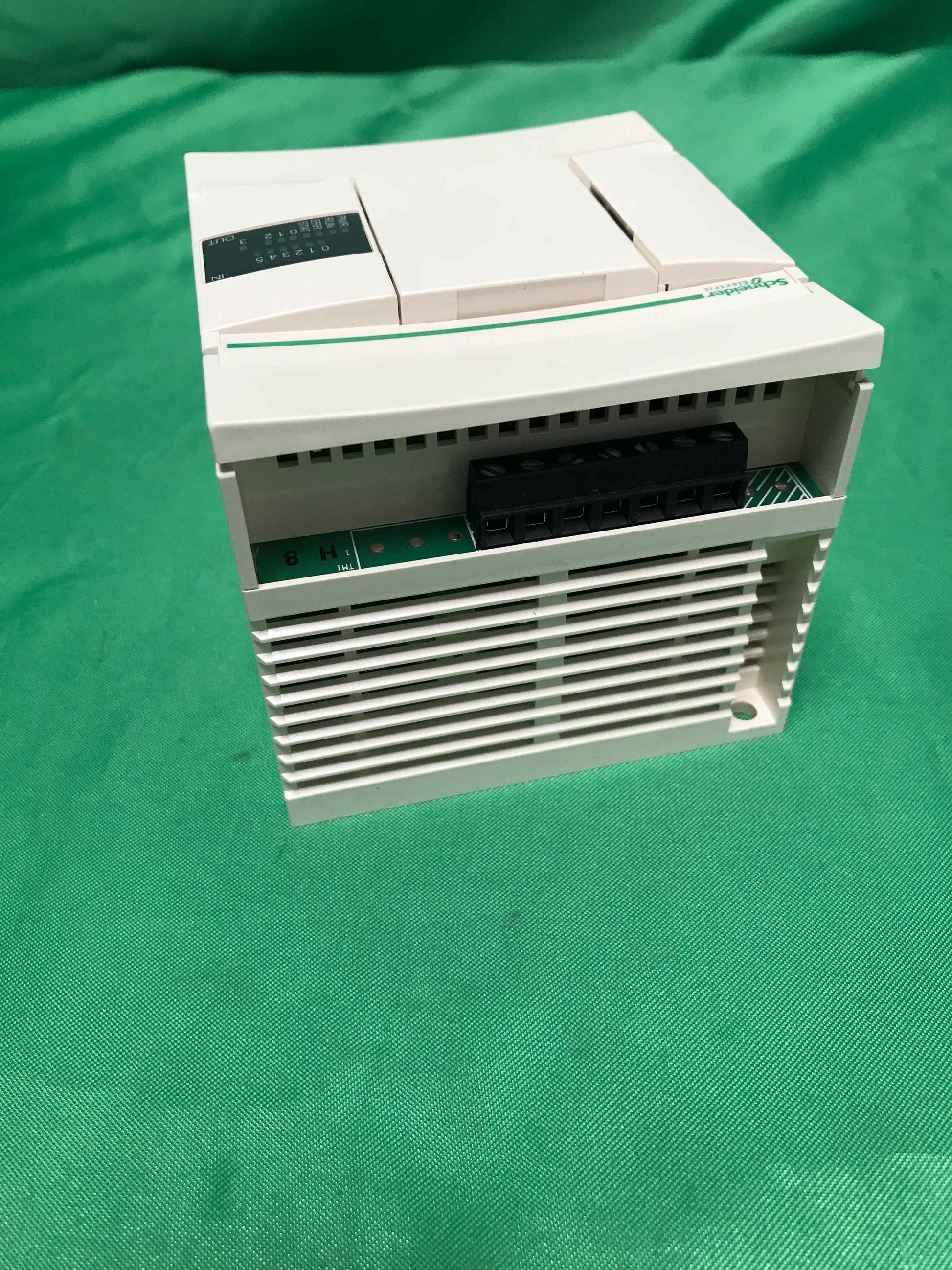 SCHNEIDER ELECTRIC TWDLCDA10DRF TWDLCDA10DRF ( 18 months warranty )