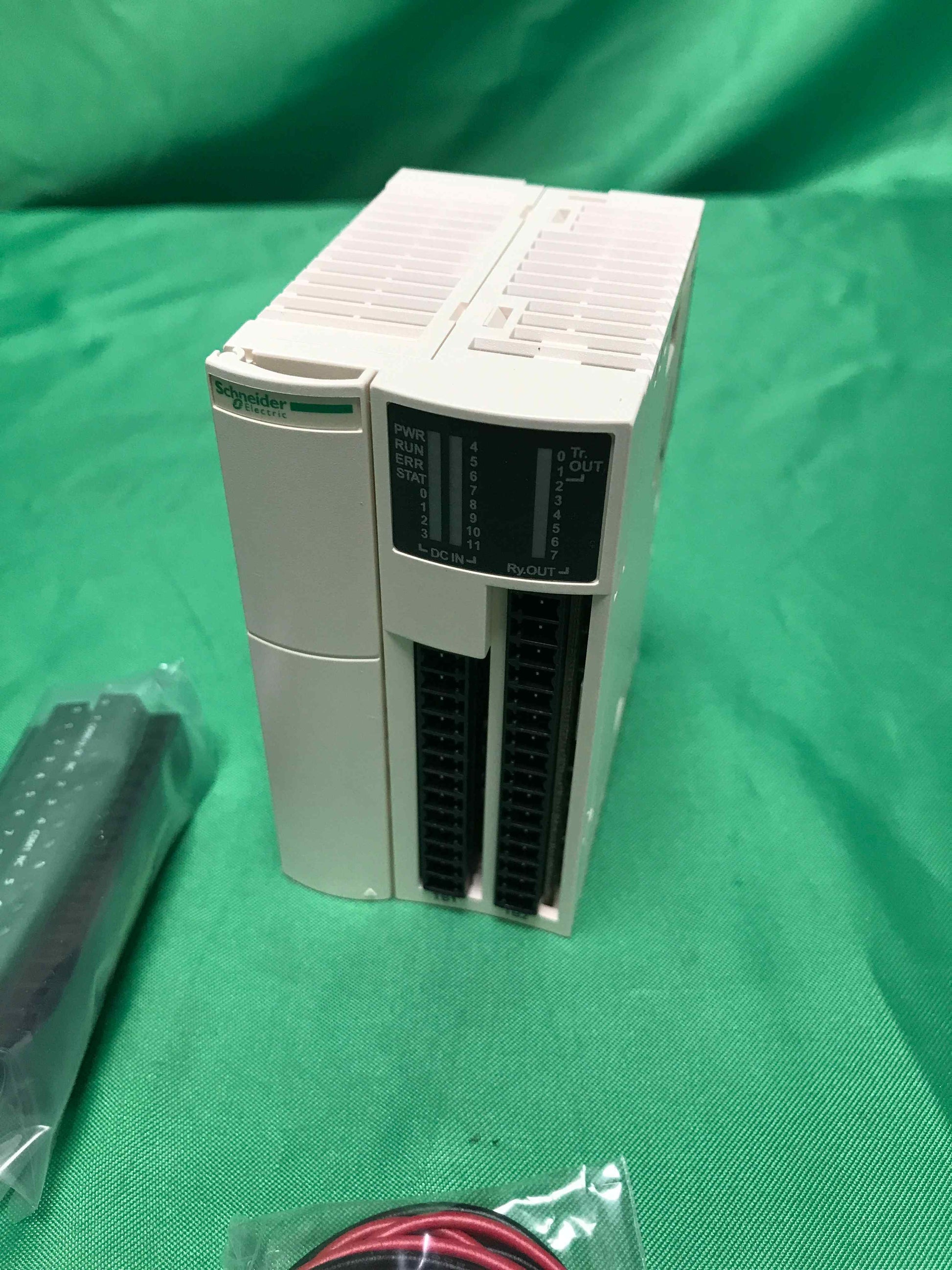 SCHNEIDER ELECTRIC TWDLMDA20DRT TWDLMDA20DRT ( 18 months warranty )