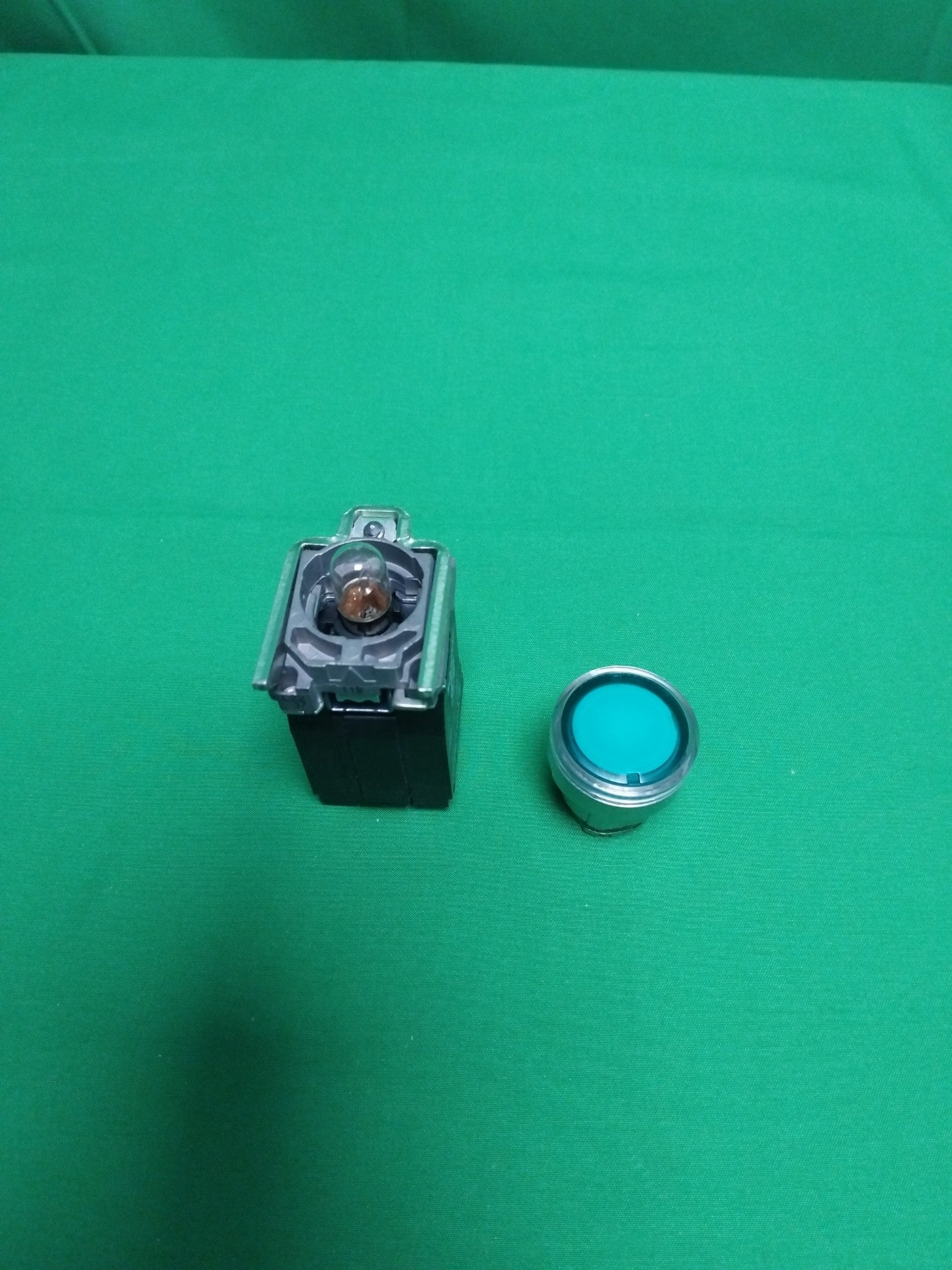 Schneider-Electric XB4BW3335 XB4BW3335