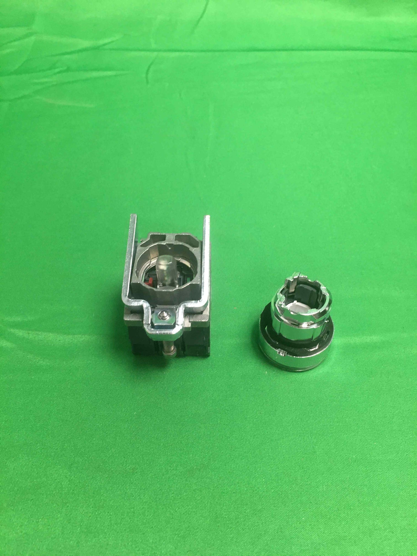 Schneider-Electric XB4 BW33M5 XB4BW33M5