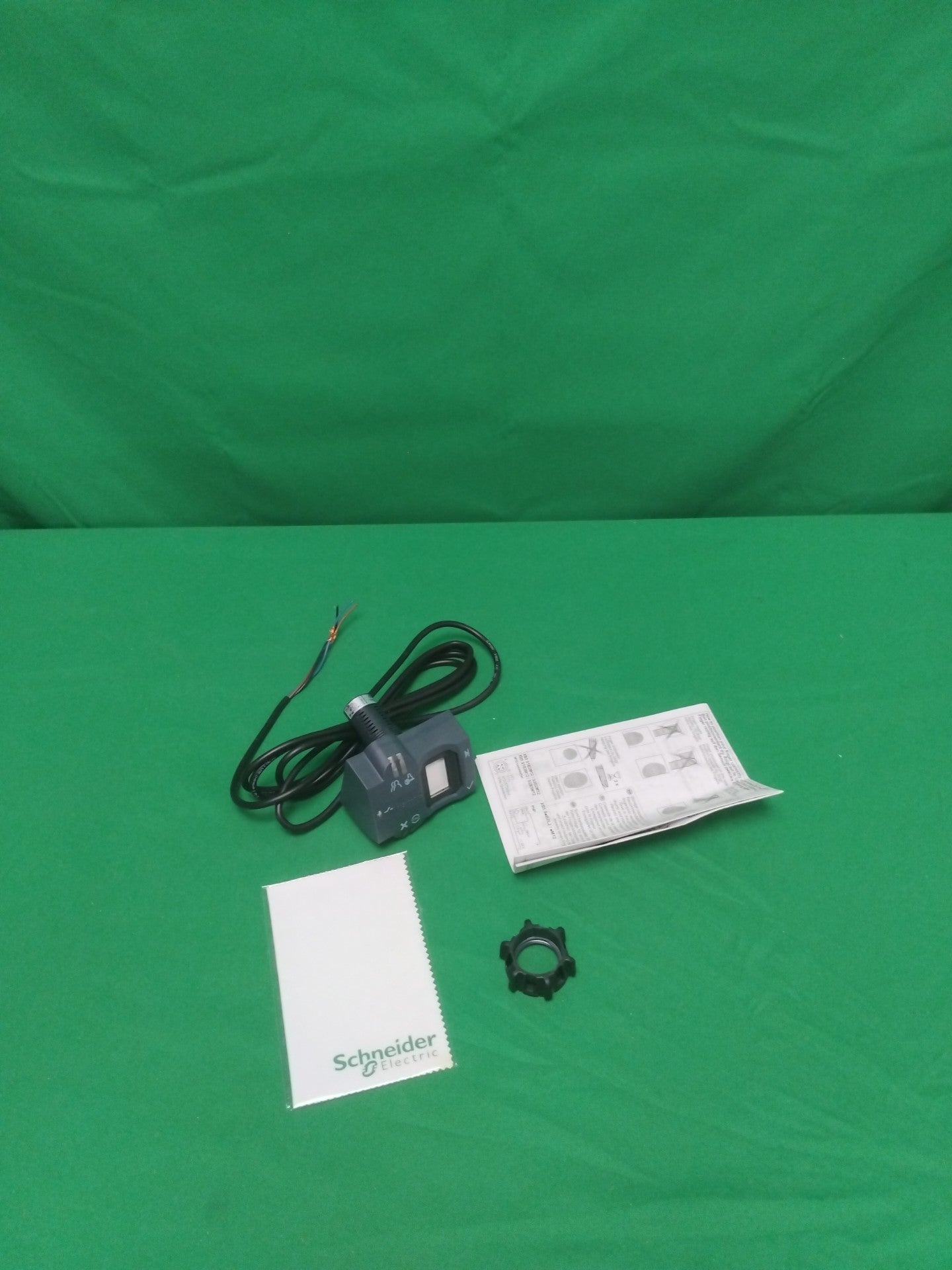 Schneider-Electric XB5S1B2L2 XB5S1B2L2
