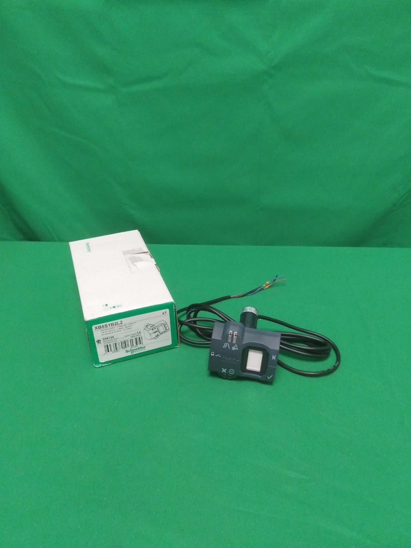 Schneider-Electric XB5S1B2L2 XB5S1B2L2