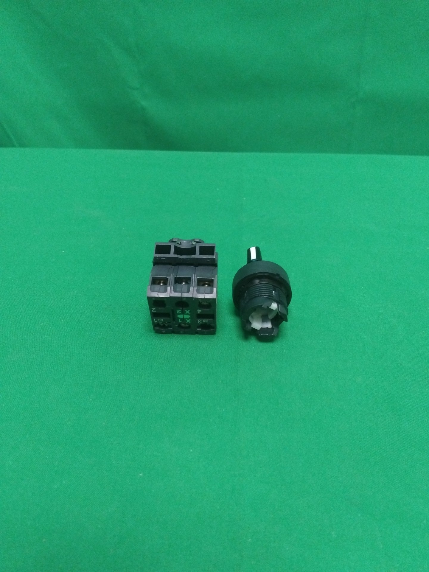 Schneider-Electric XB5 AK123B5 XB5AK123B5