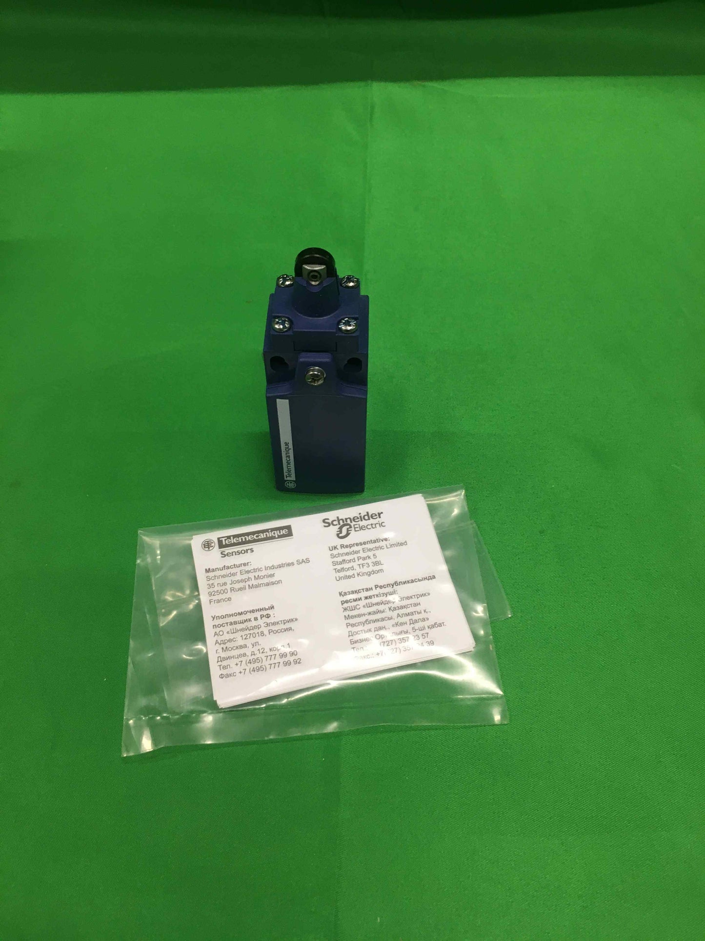 Telemecanique XCKN2102G11 BOX OF 5 UNITS