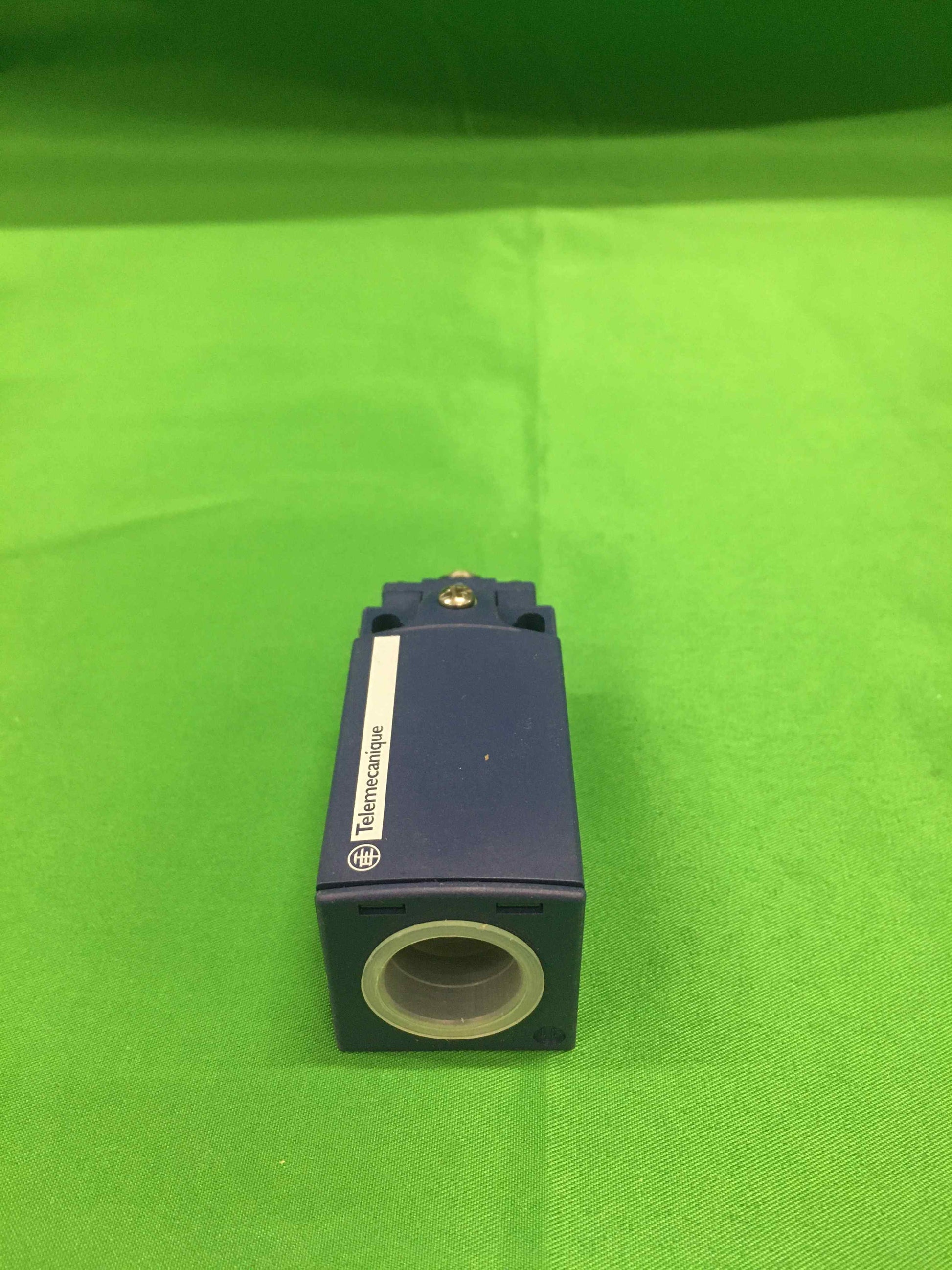 Telemecanique XCKN2102G11 BOX OF 5 UNITS