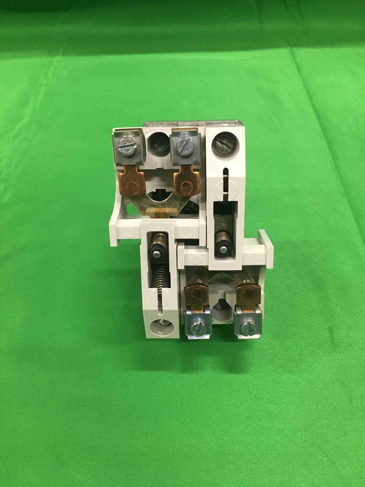 Schneider-Electric XD4CB02