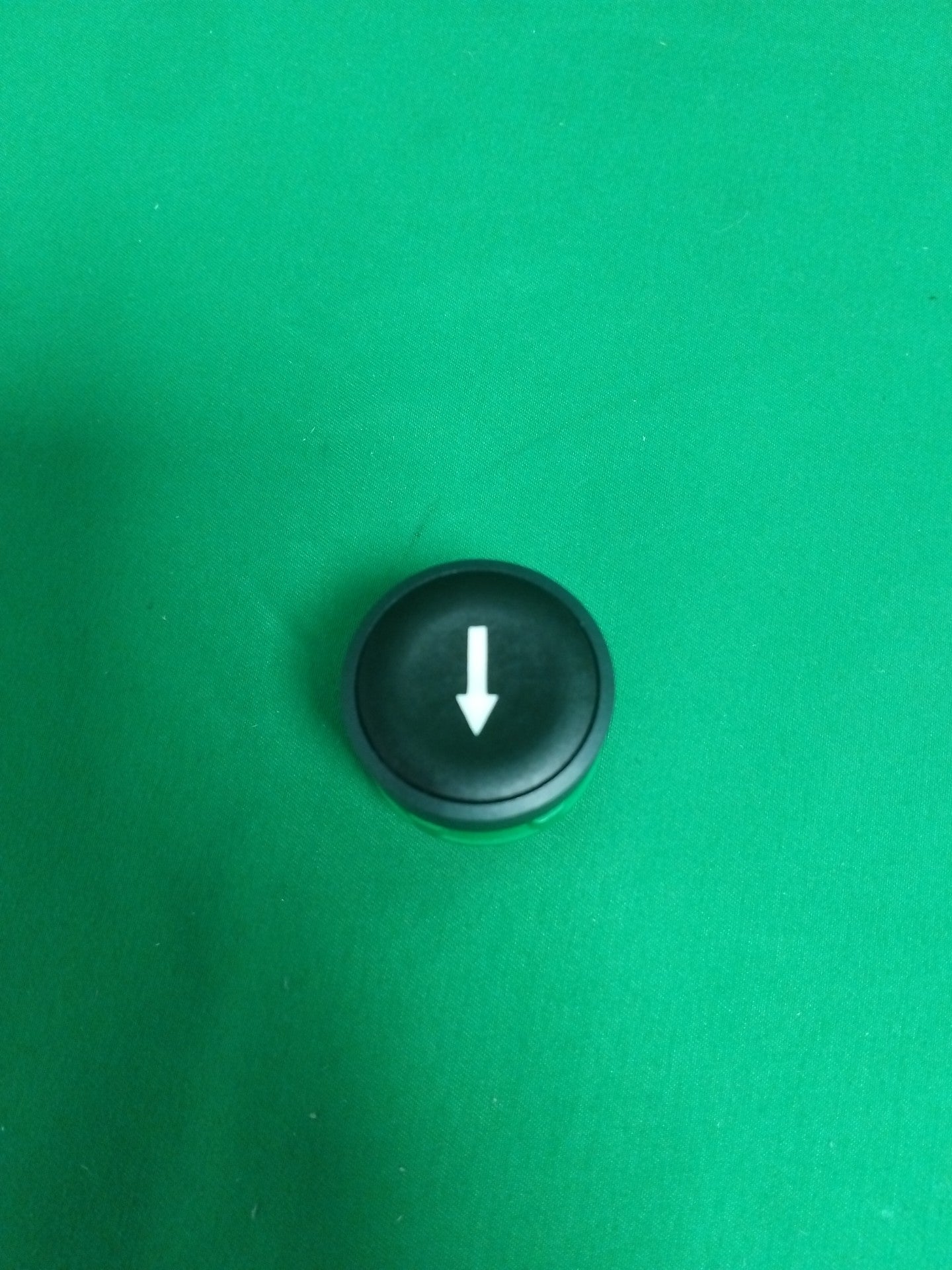 12566