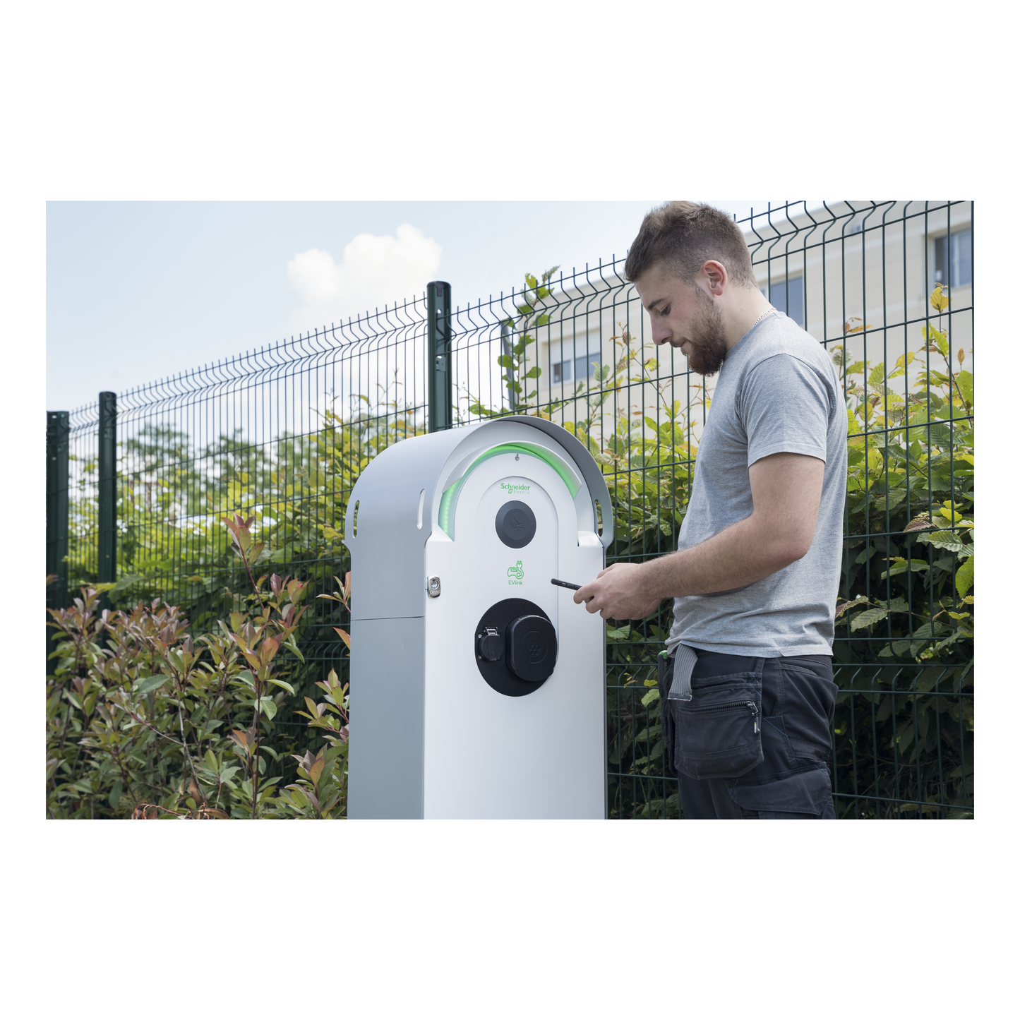 Schneider Electric-EVS1CFSL-Services eMobility - Mise en service sur site de 6 à 20 CP avec EVCE - 1 jour
