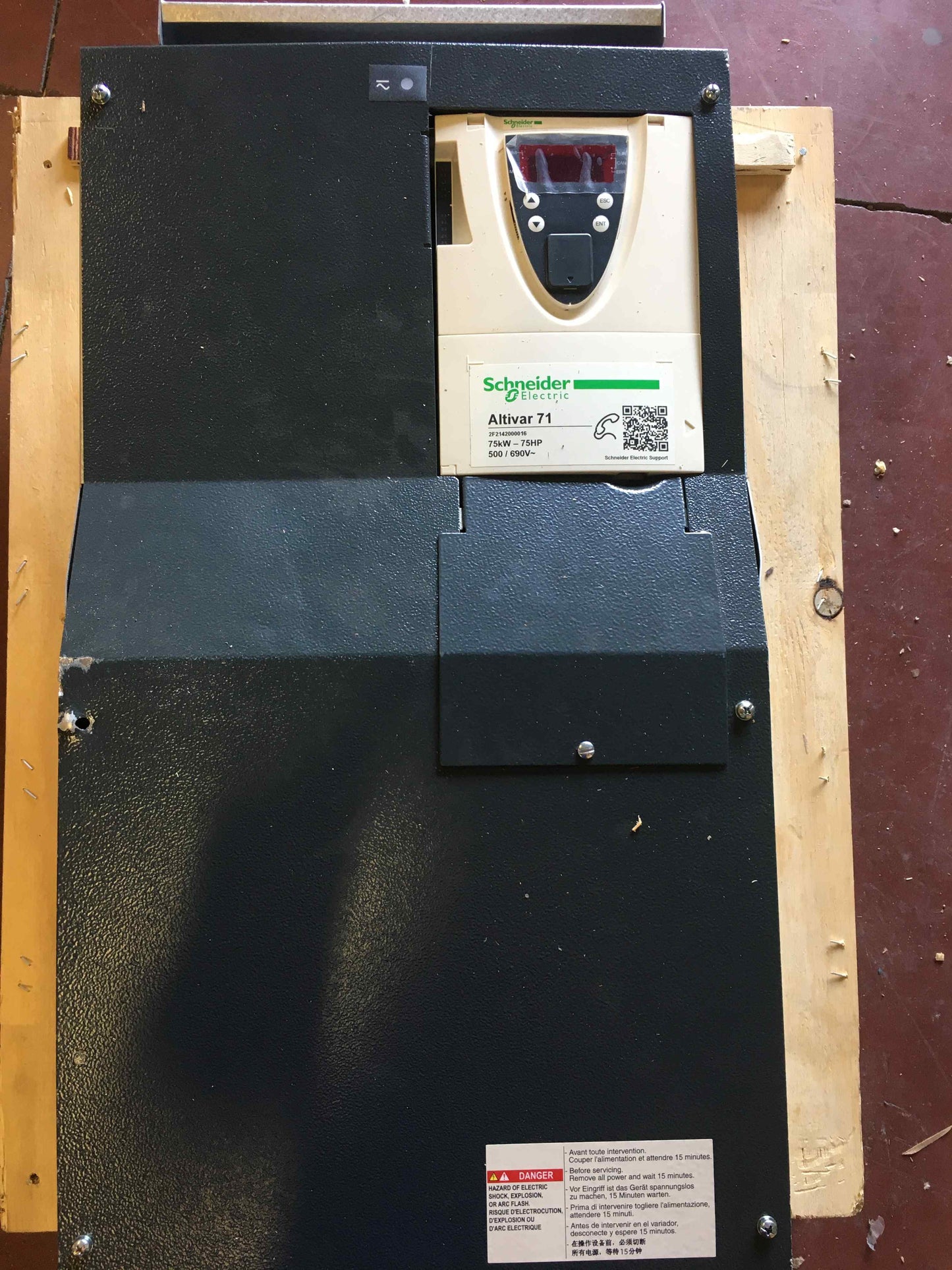 Schneider Electric-ATV71HD75Y/ATV71HD75Y