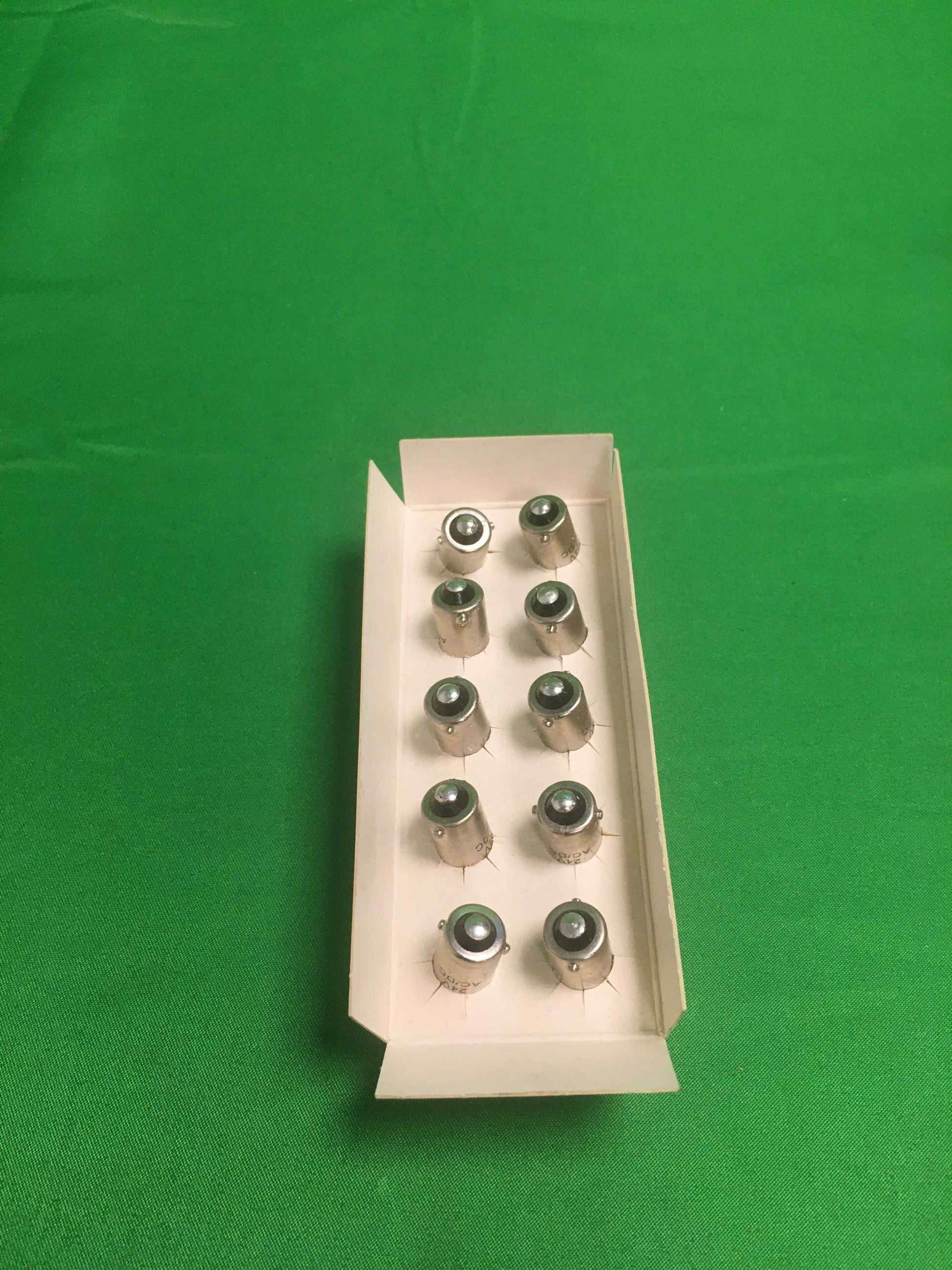 7537