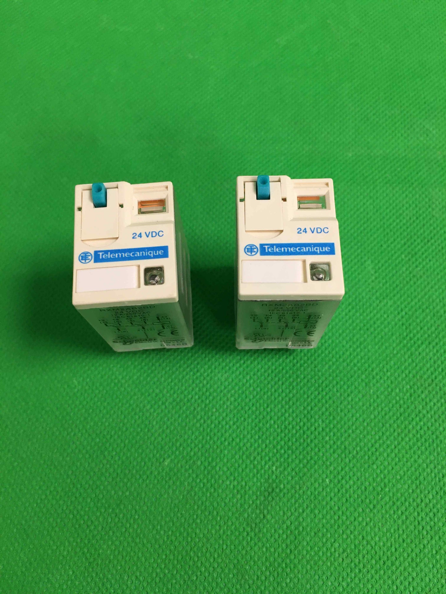 Schneider Electric-RXM2AB2BD/RXM2AB2BD