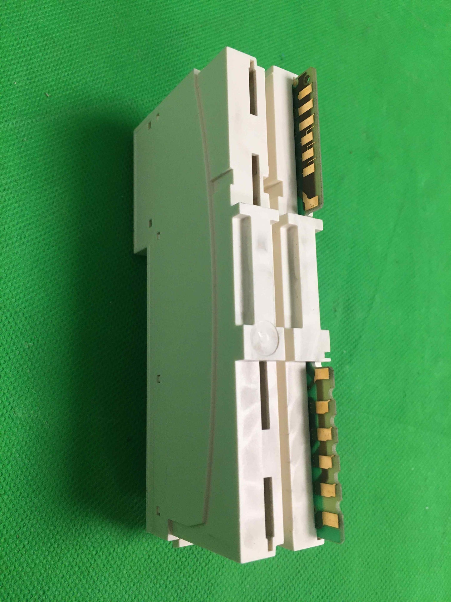 Schneider Electric-STBEPI2145/STBEPI2145