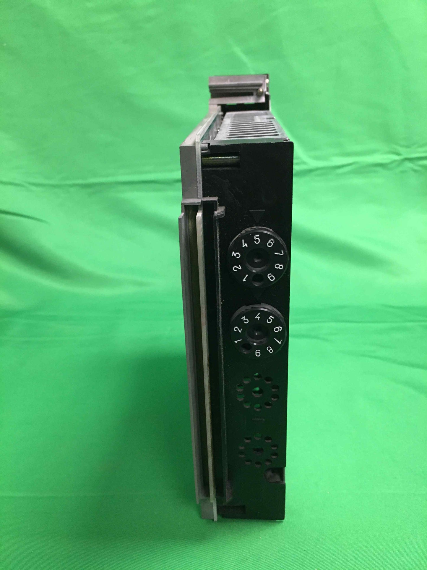 7976