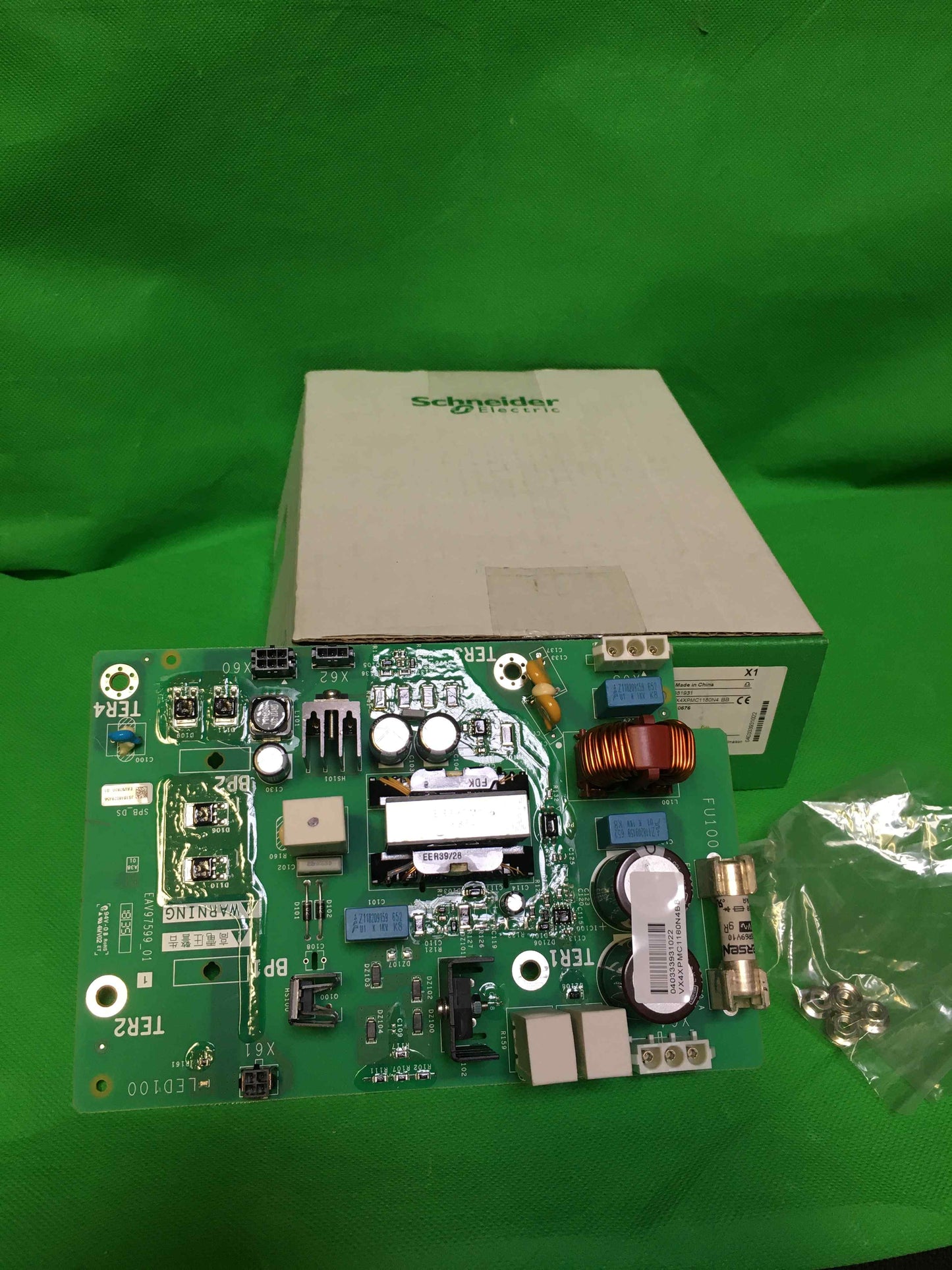 Schneider Electric-VX4XPMC1180N4 New/VX4XPMC1180N4