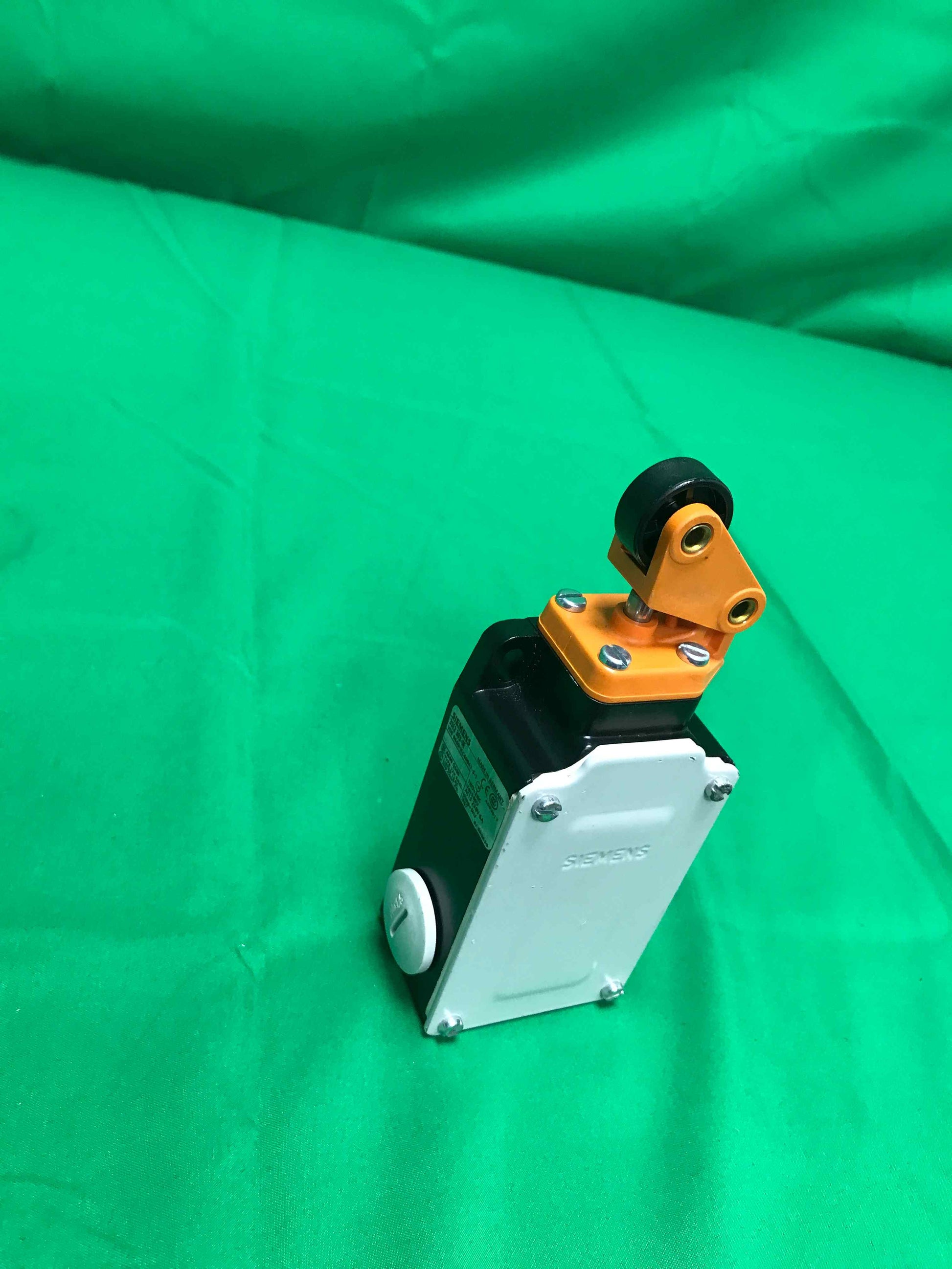 6763