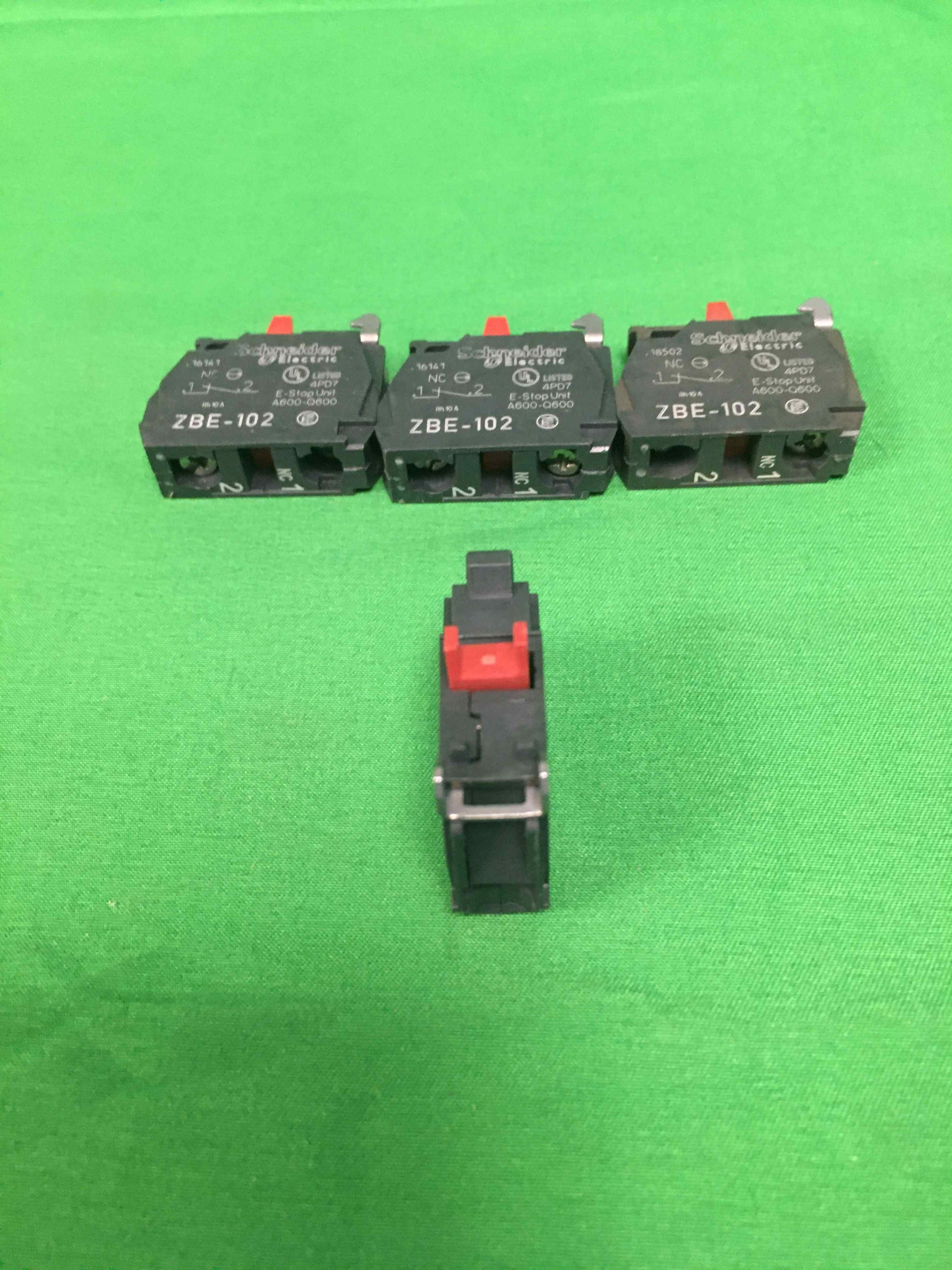 7425