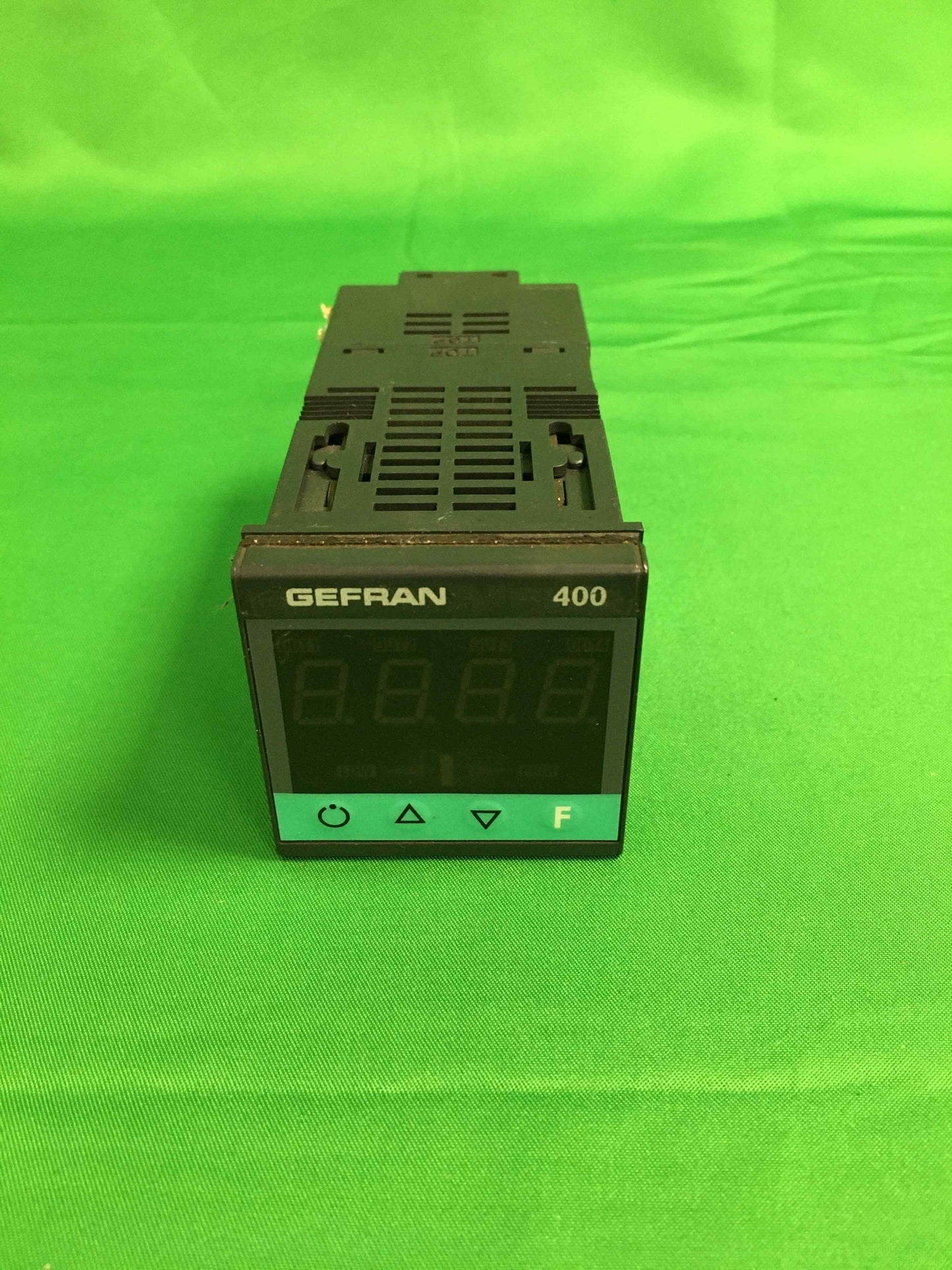 7805