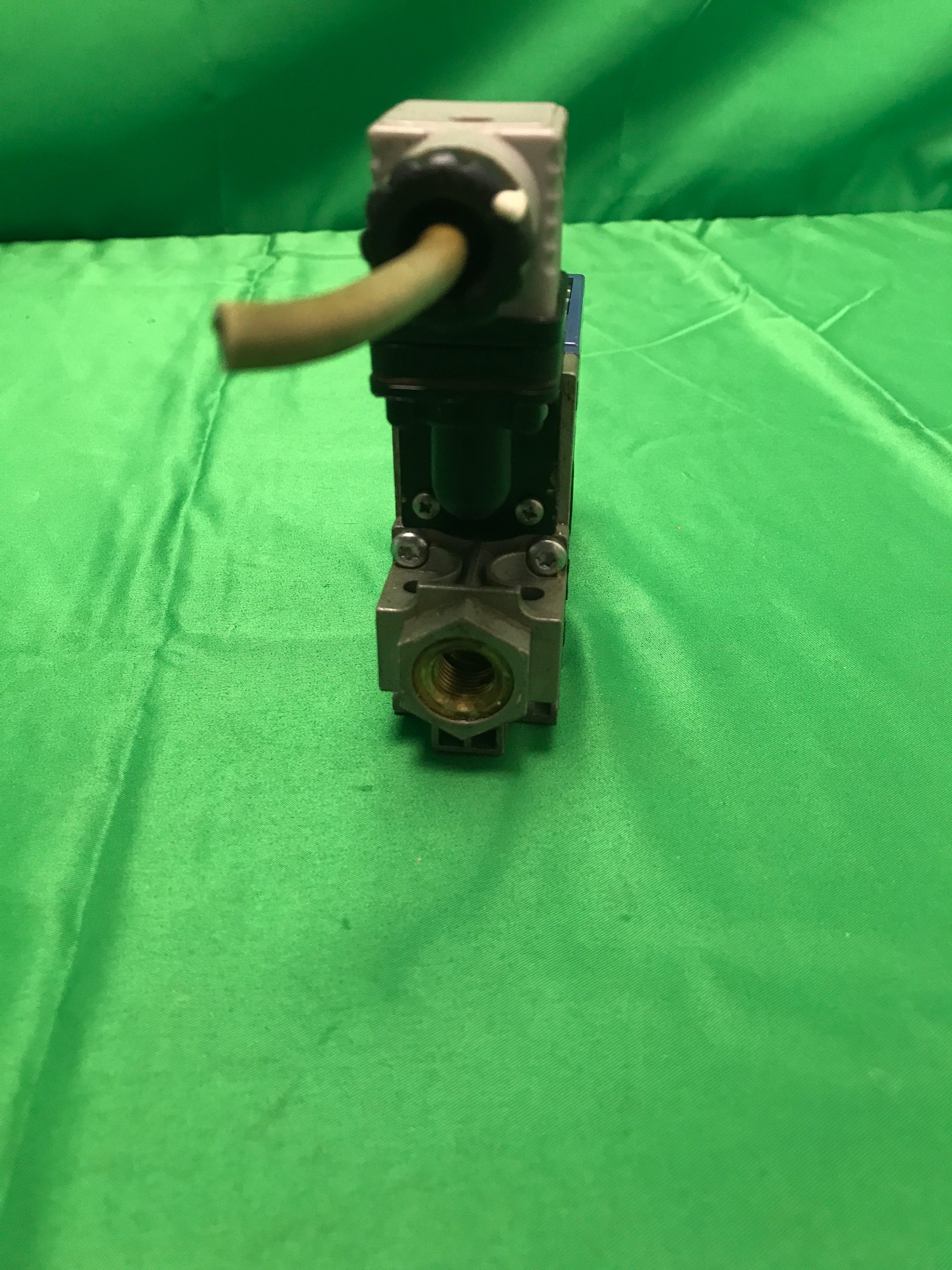 7123