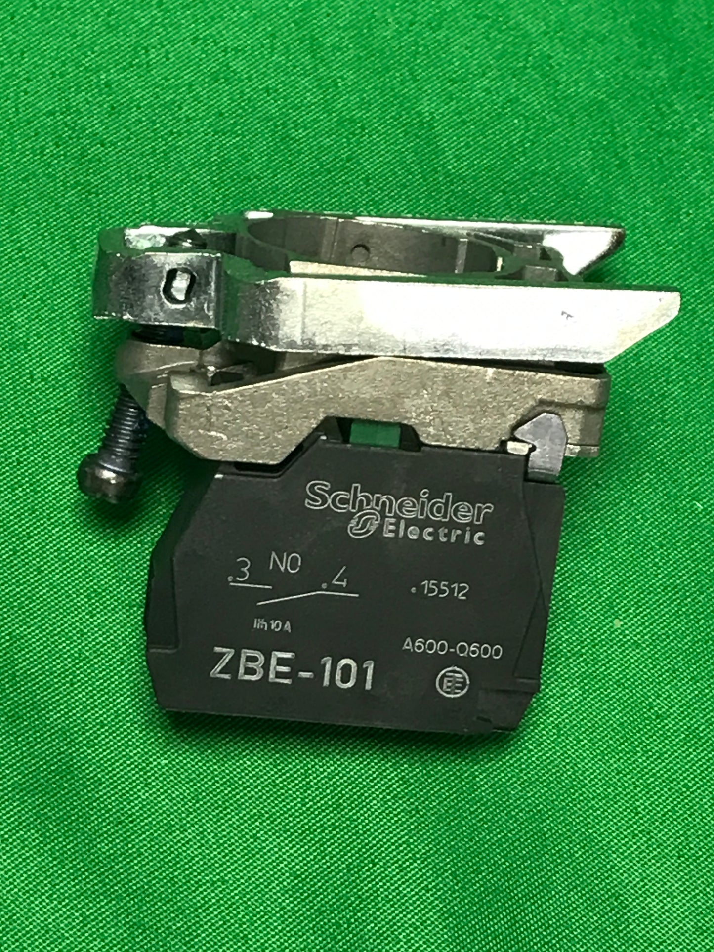 7136