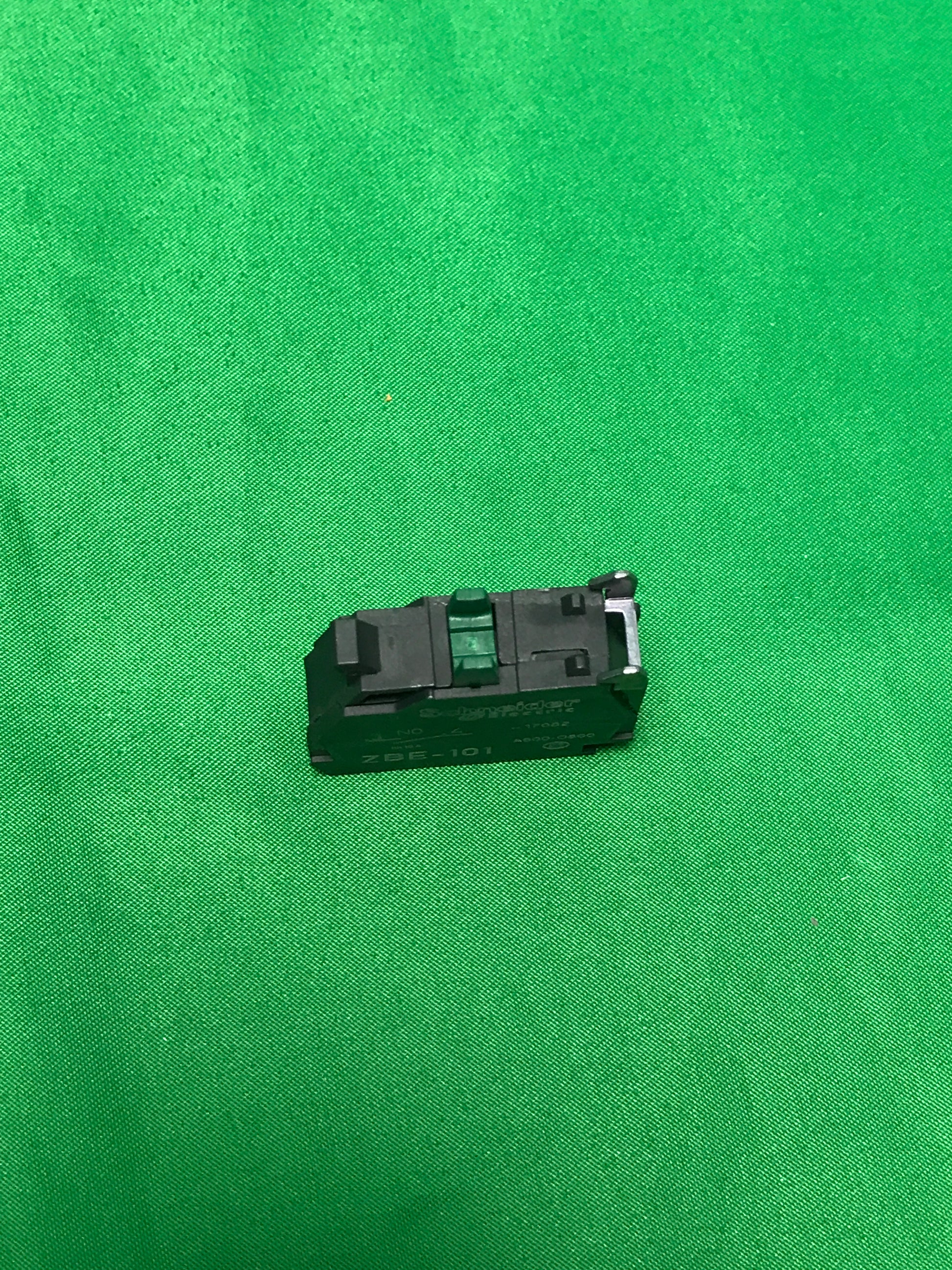 7137