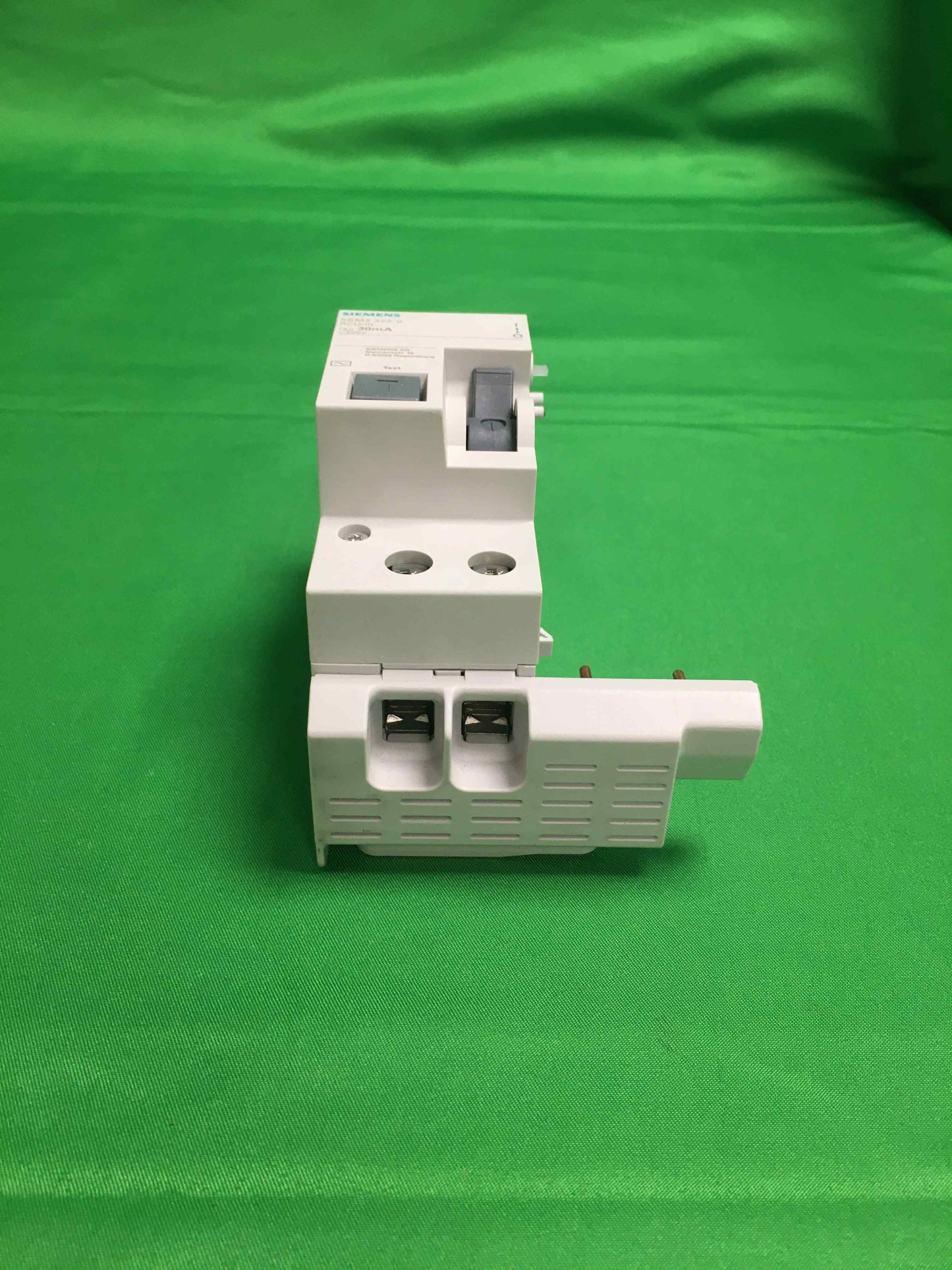 7304