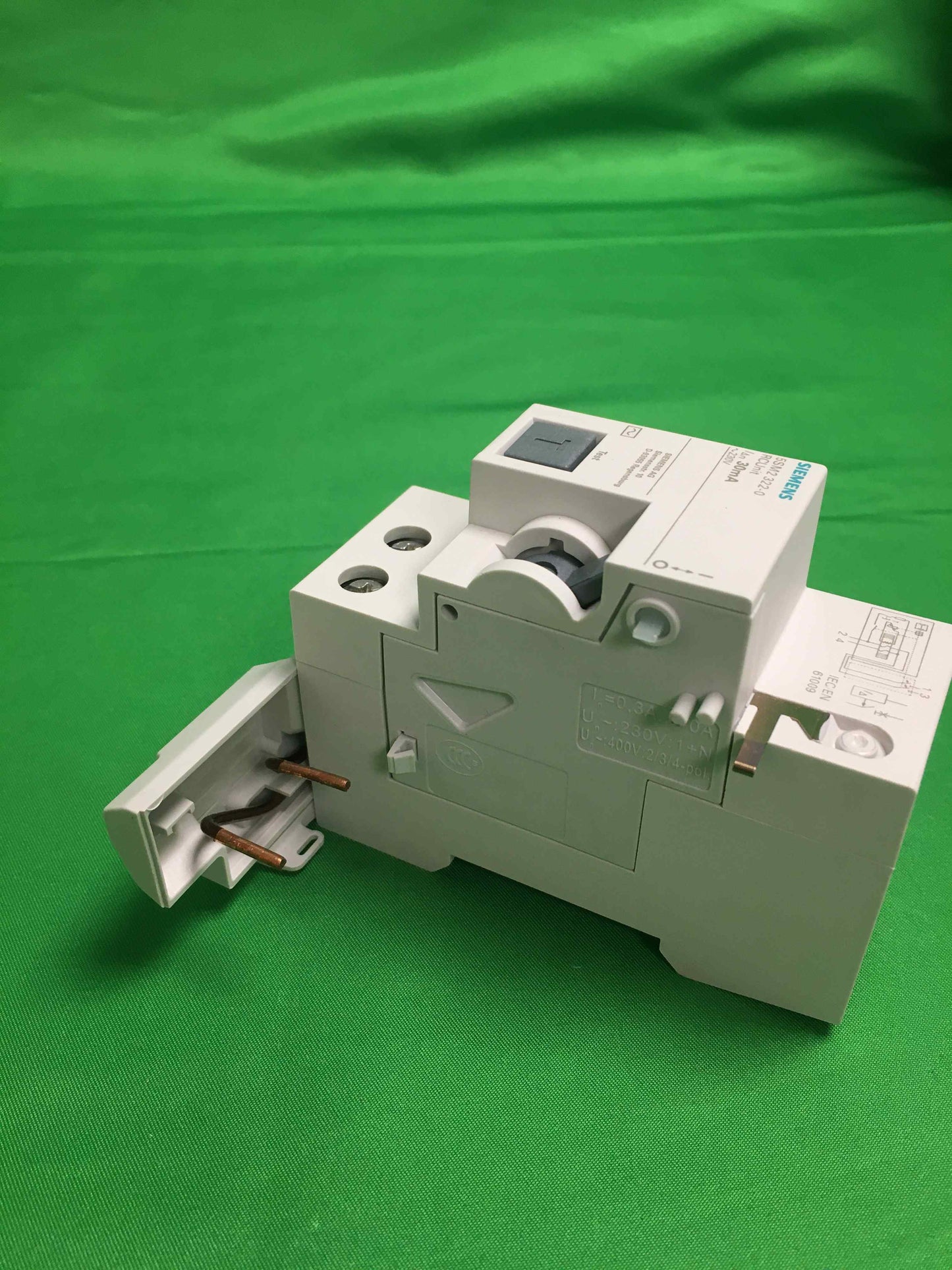 7304