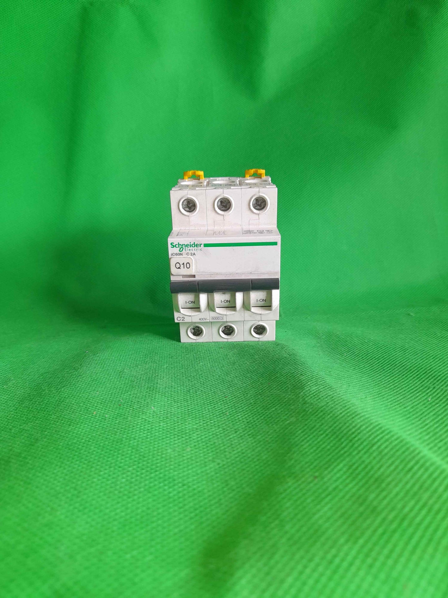 Schneider Electric-A9F74302/A9F74302