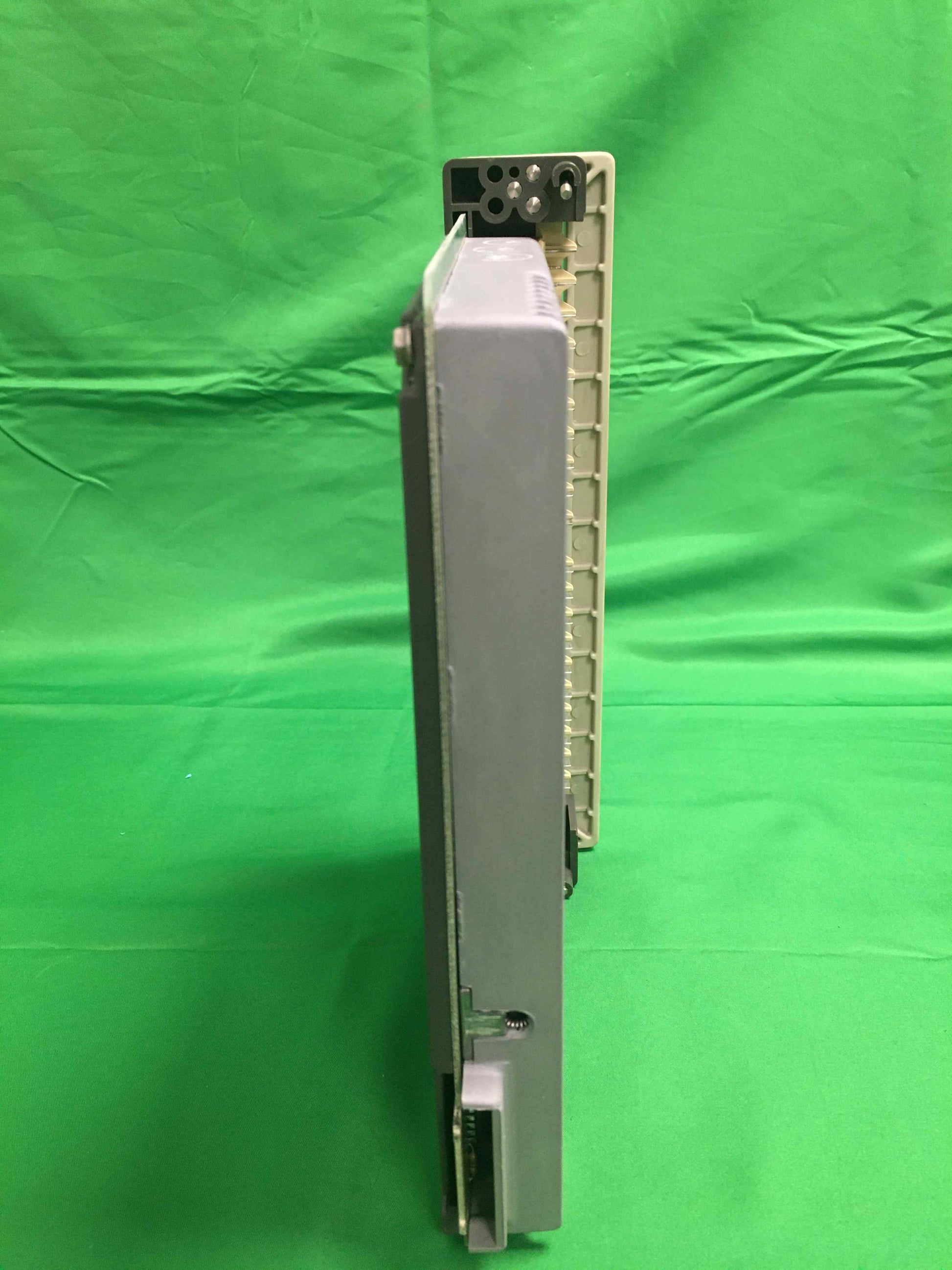7318