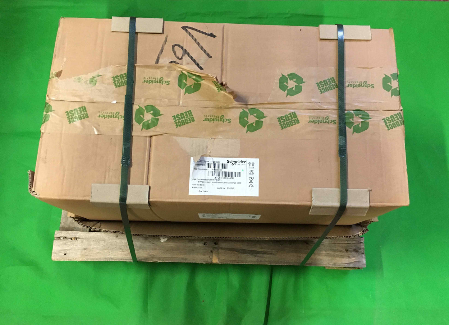 Schneider Electric-ATV61HD75N4Z/ATV61HD75N4Z