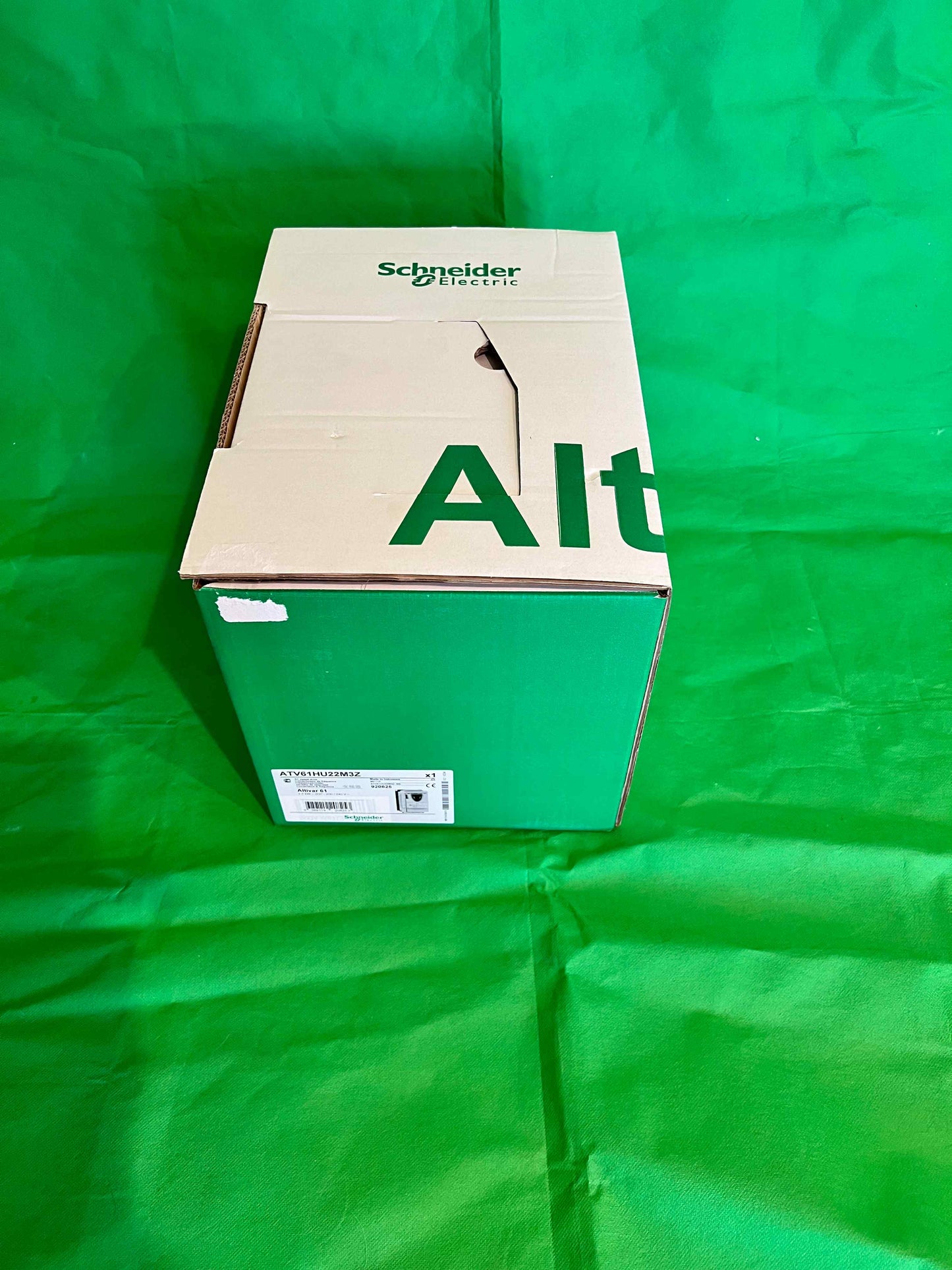 Schneider Electric-ATV61HU22M3Z/ATV61HU22M3Z