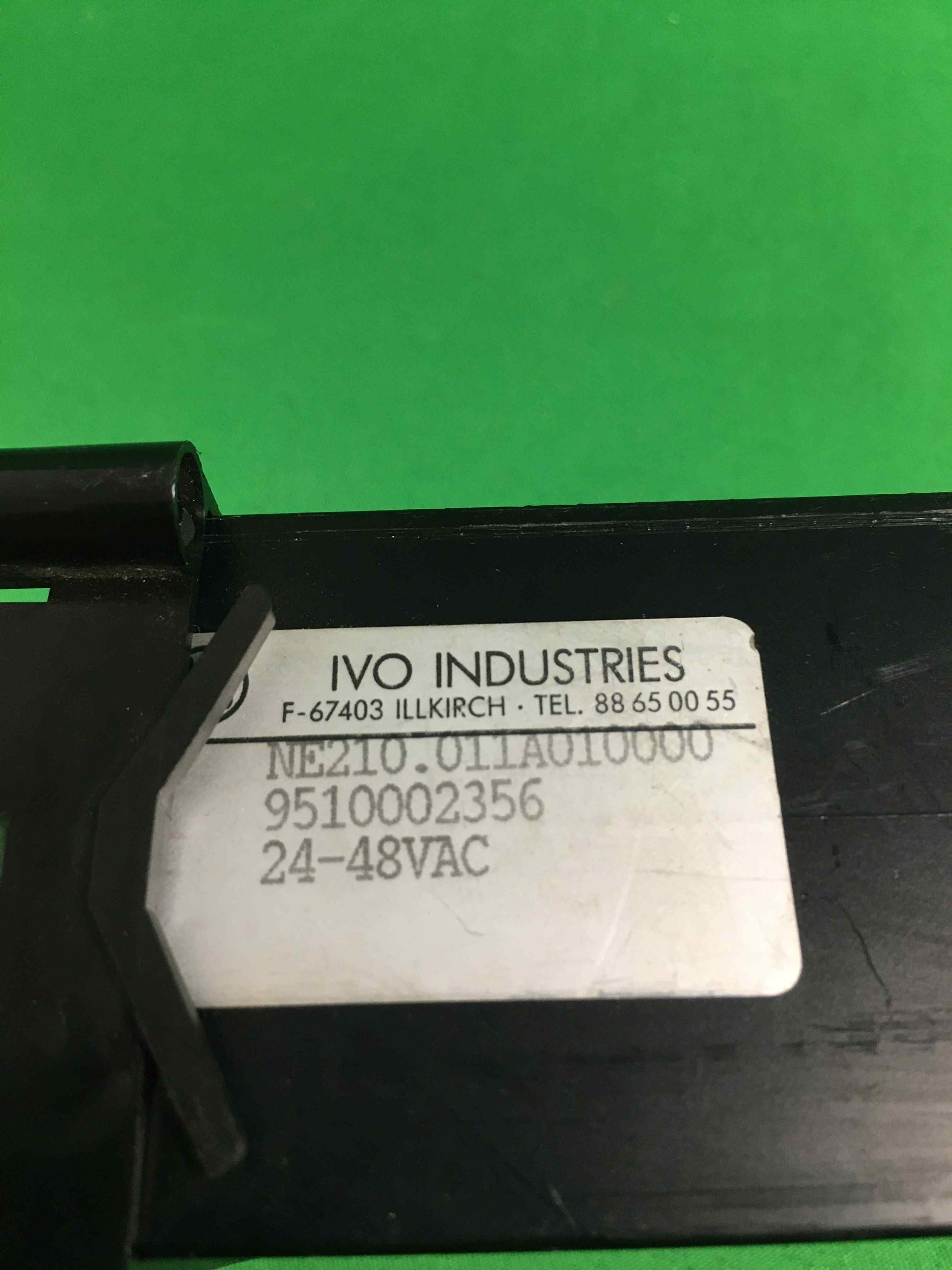 7747
