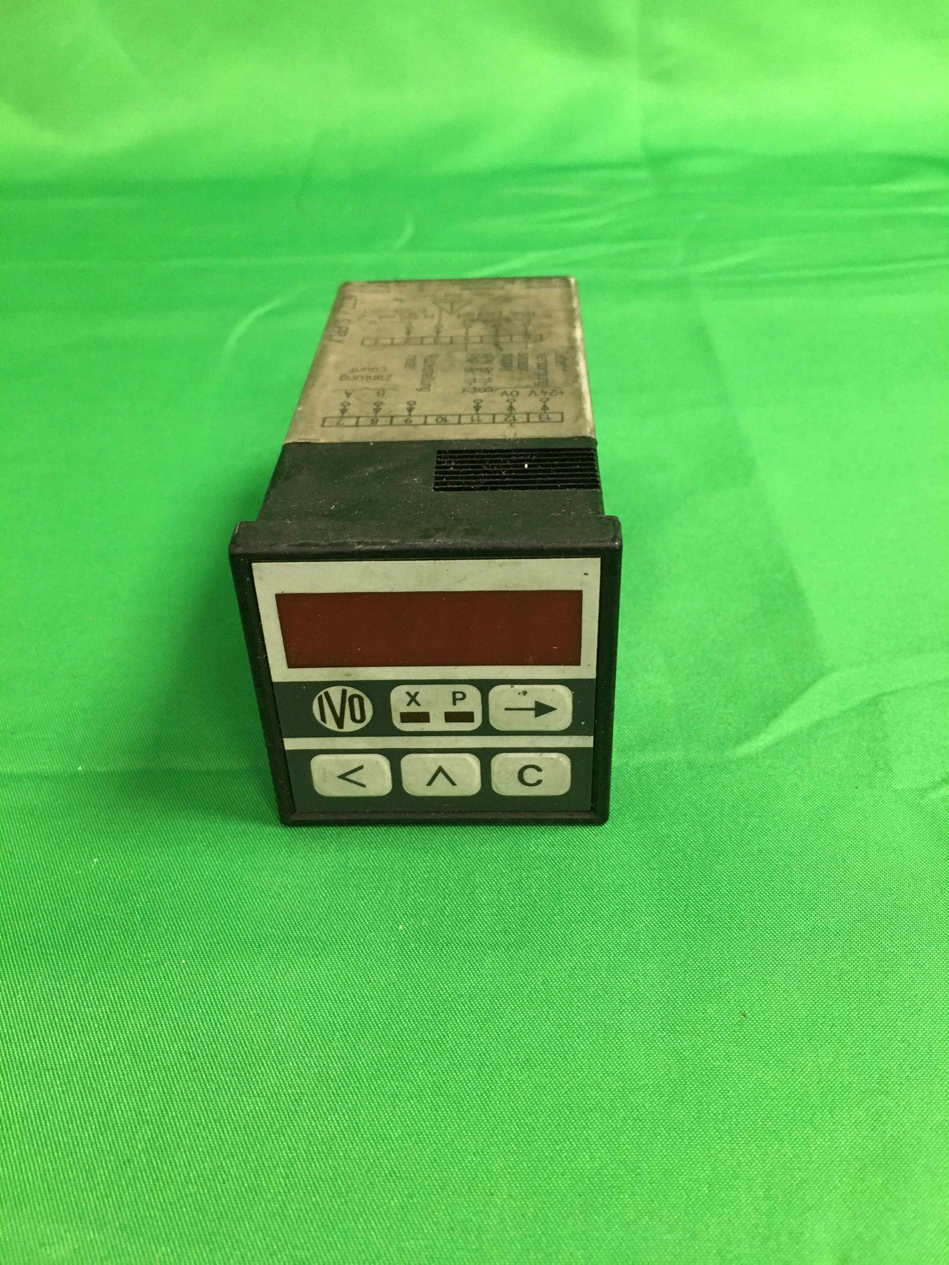 7852