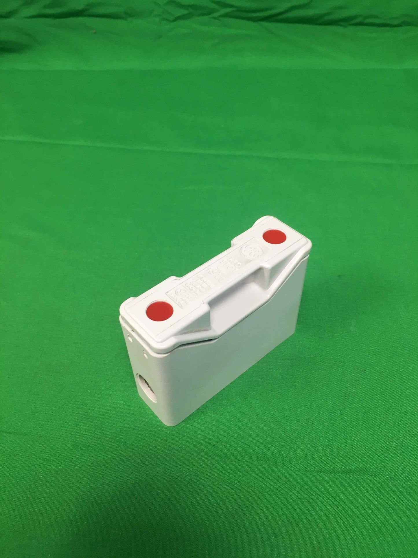 7370