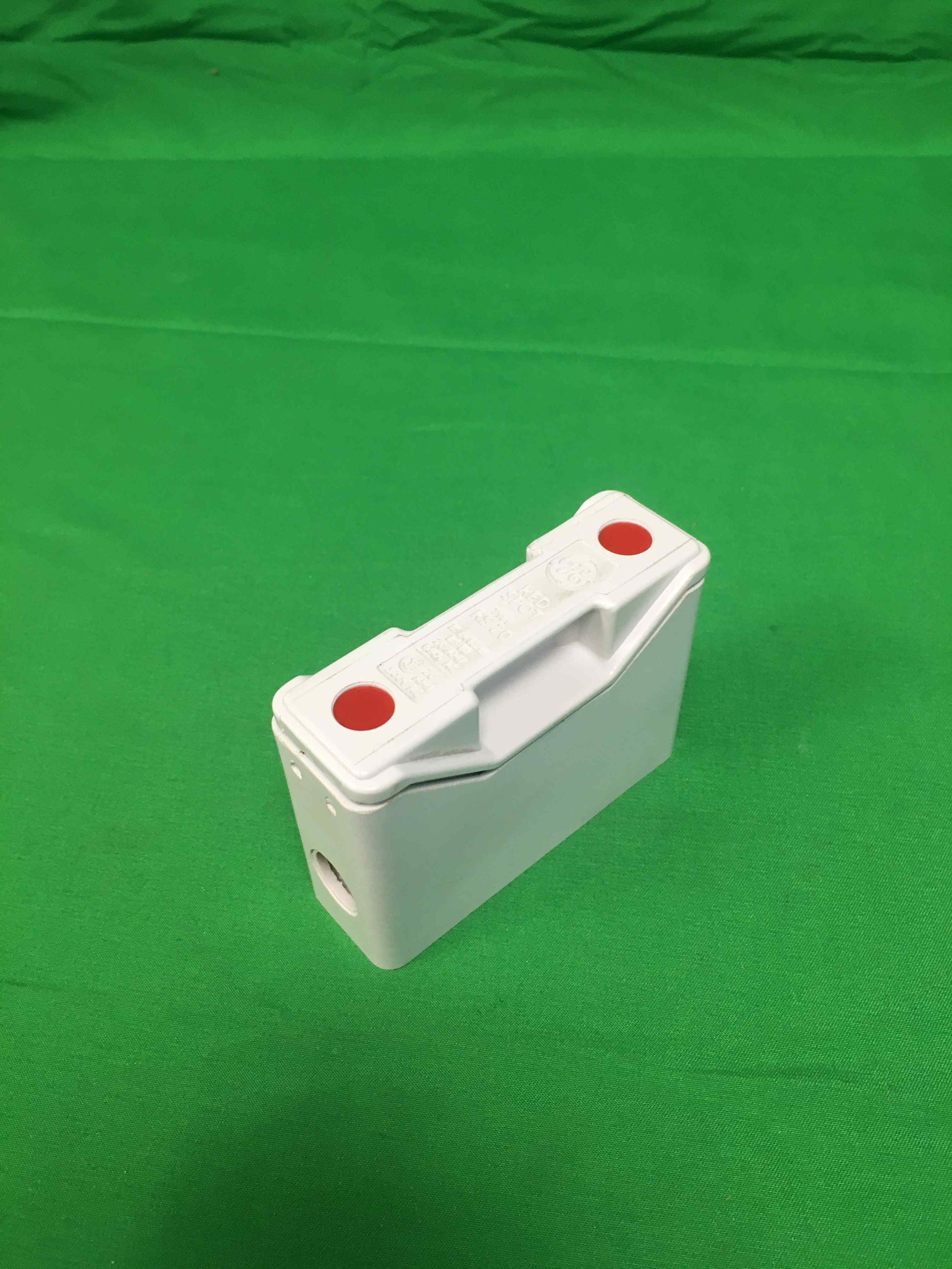7370