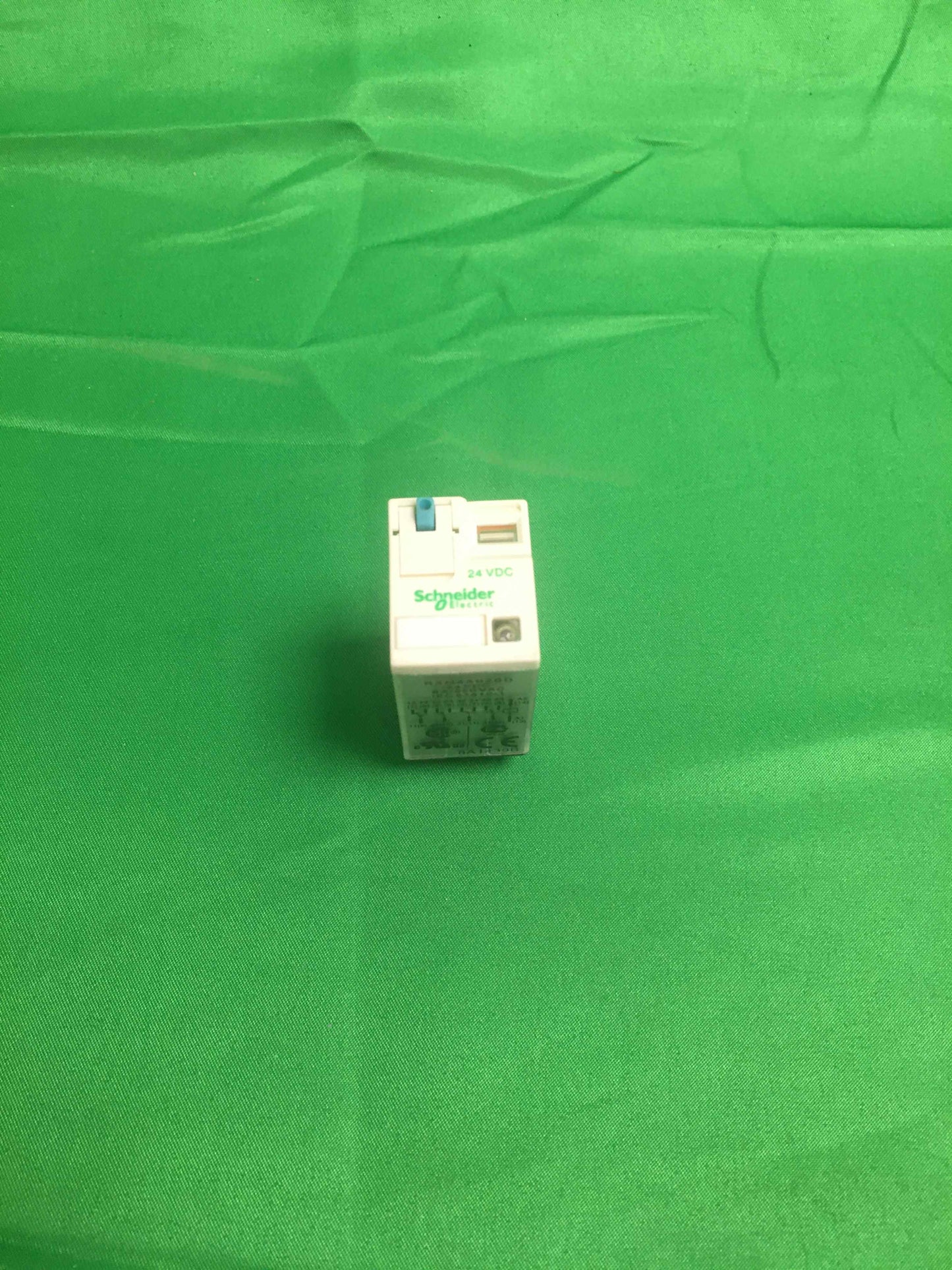7597
