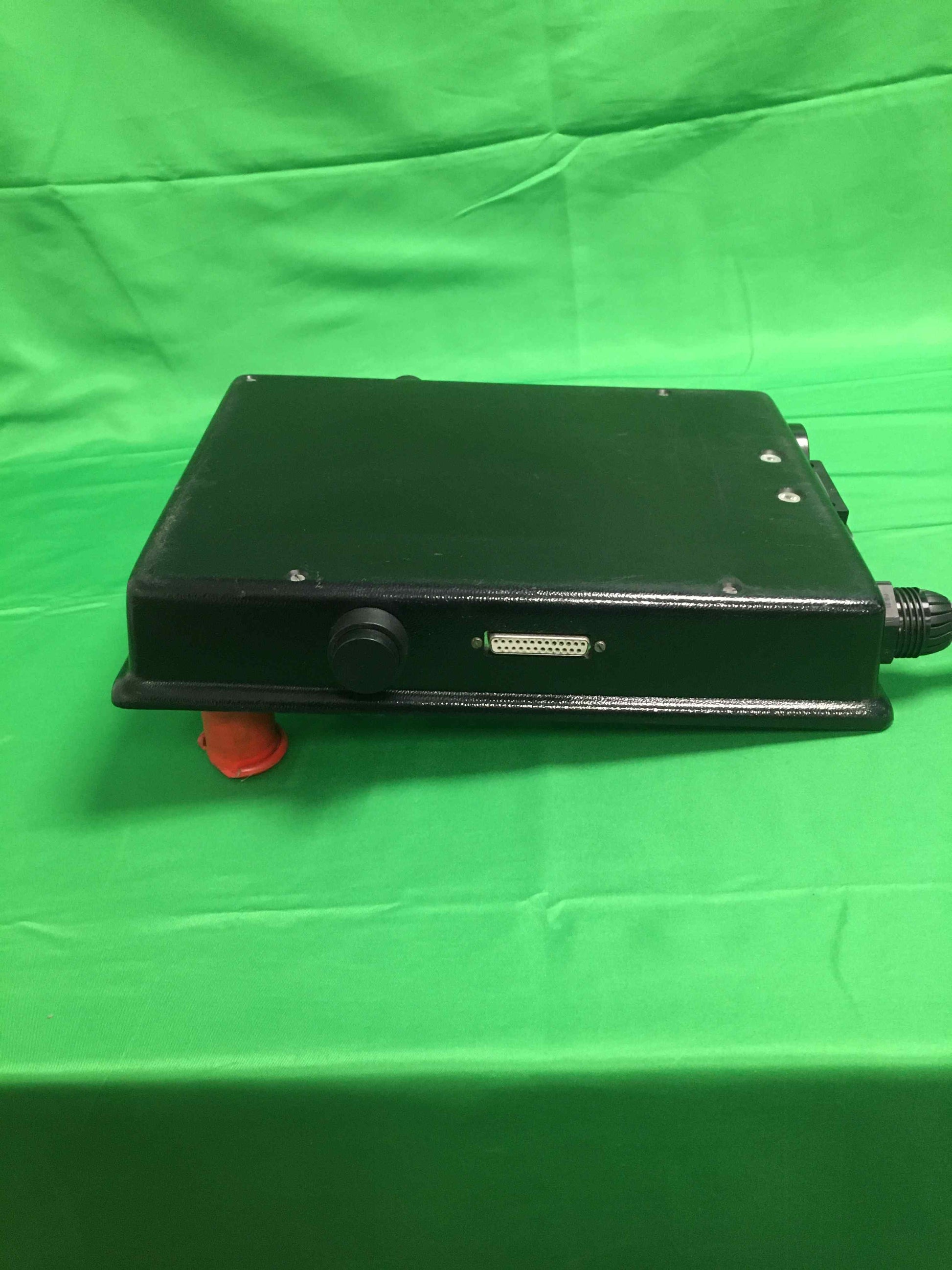 7600