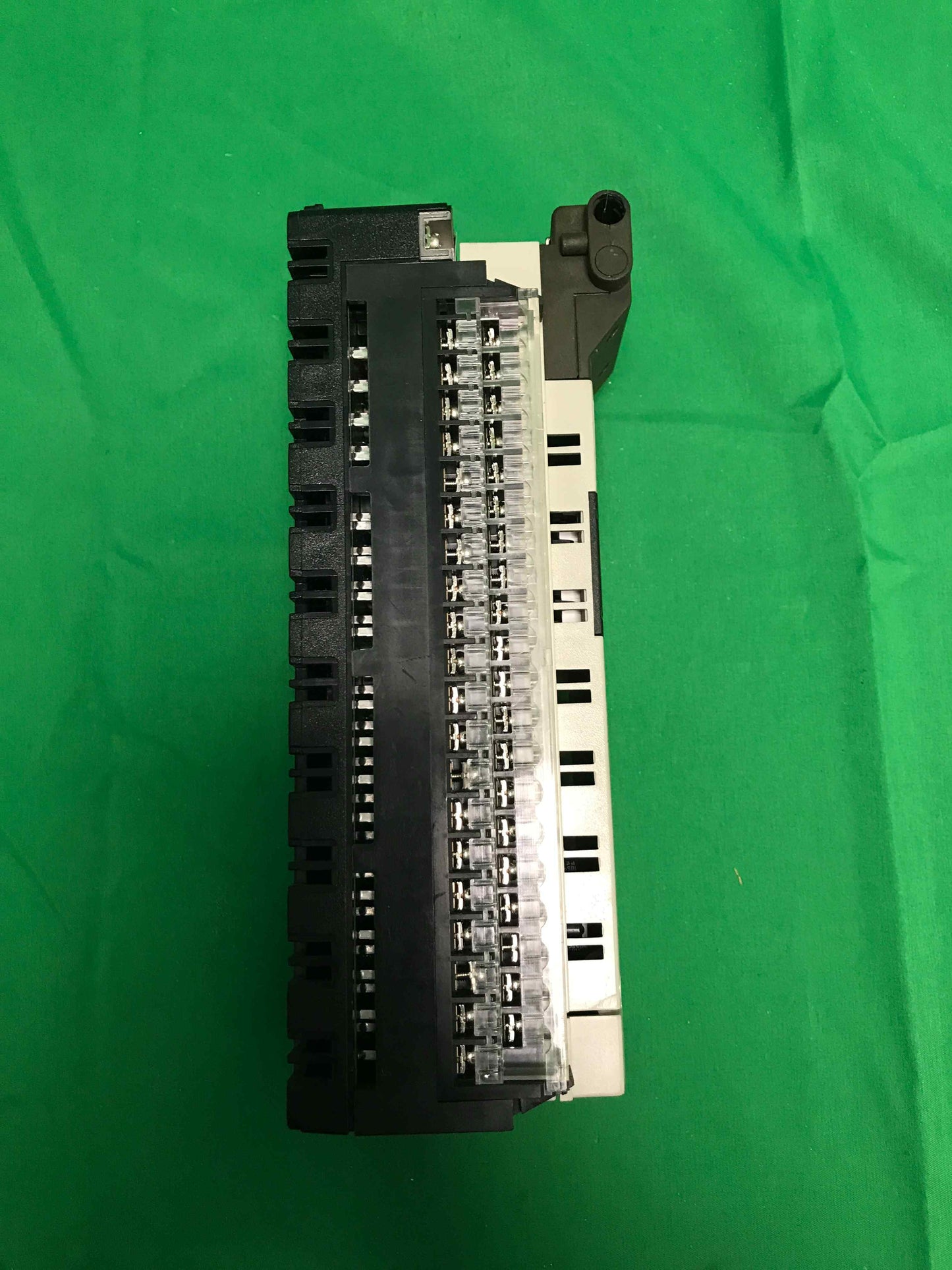 6855