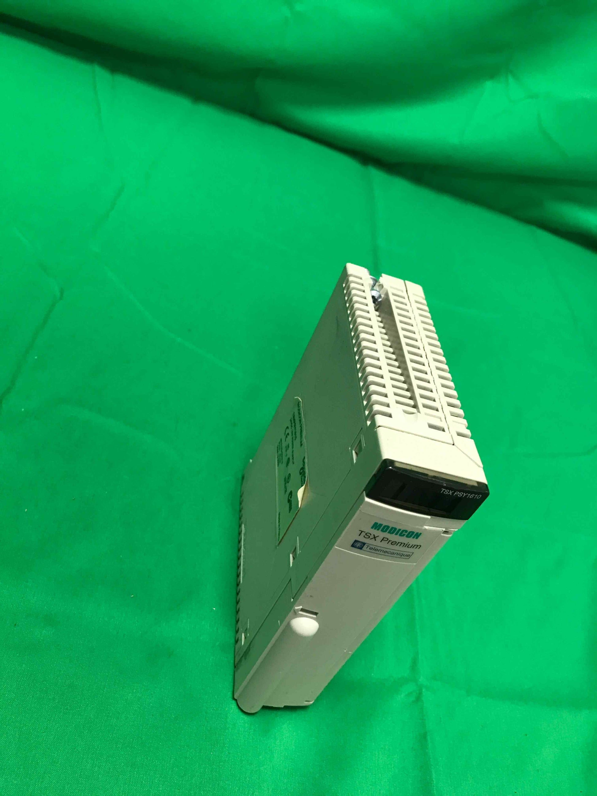 6862