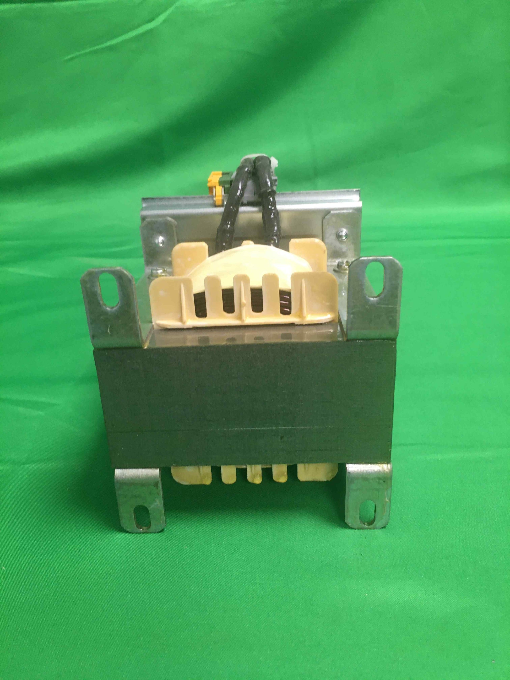 7635