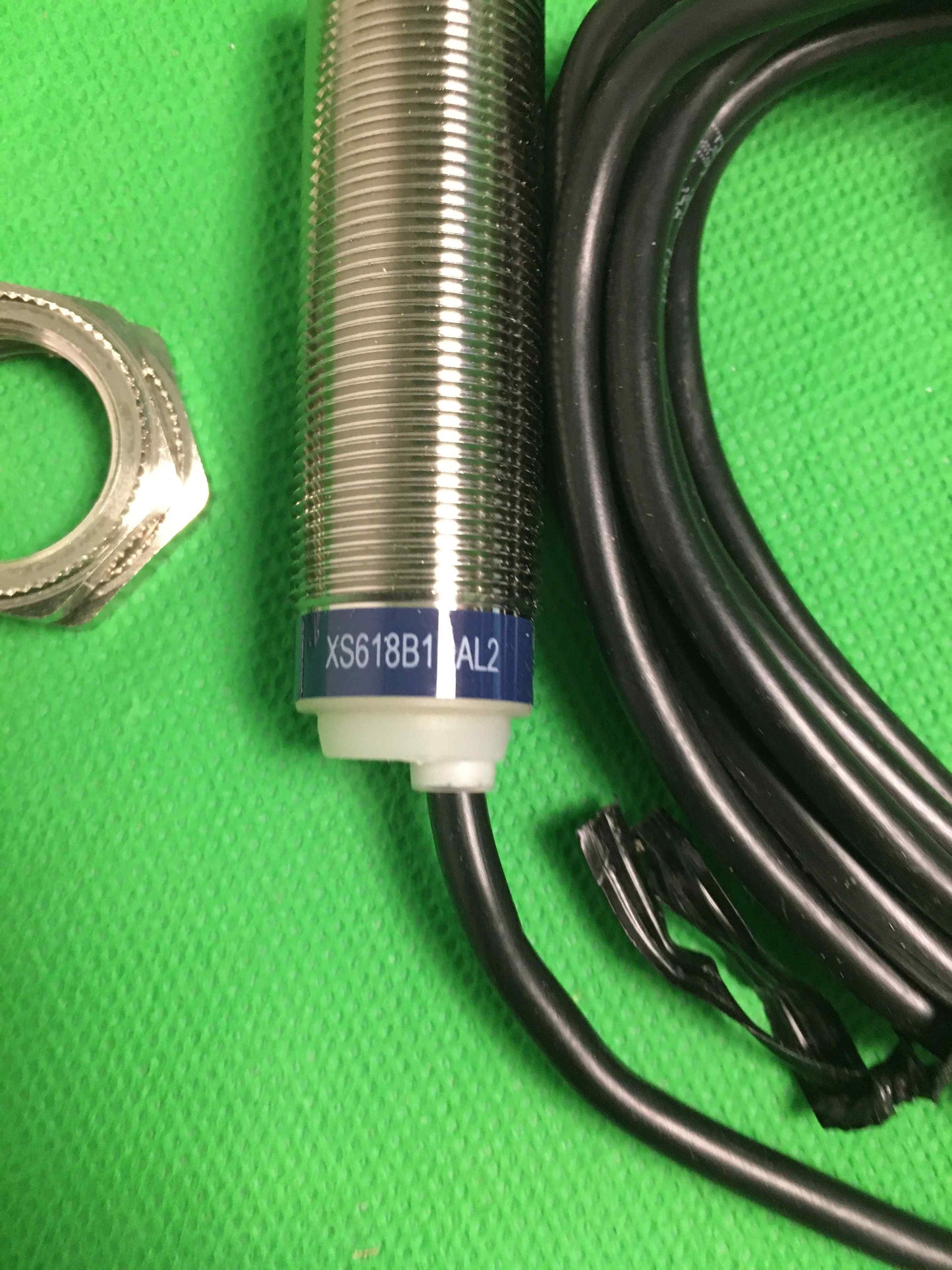 Schneider Electric-XS618B1DAL2/XS618B1DAL2